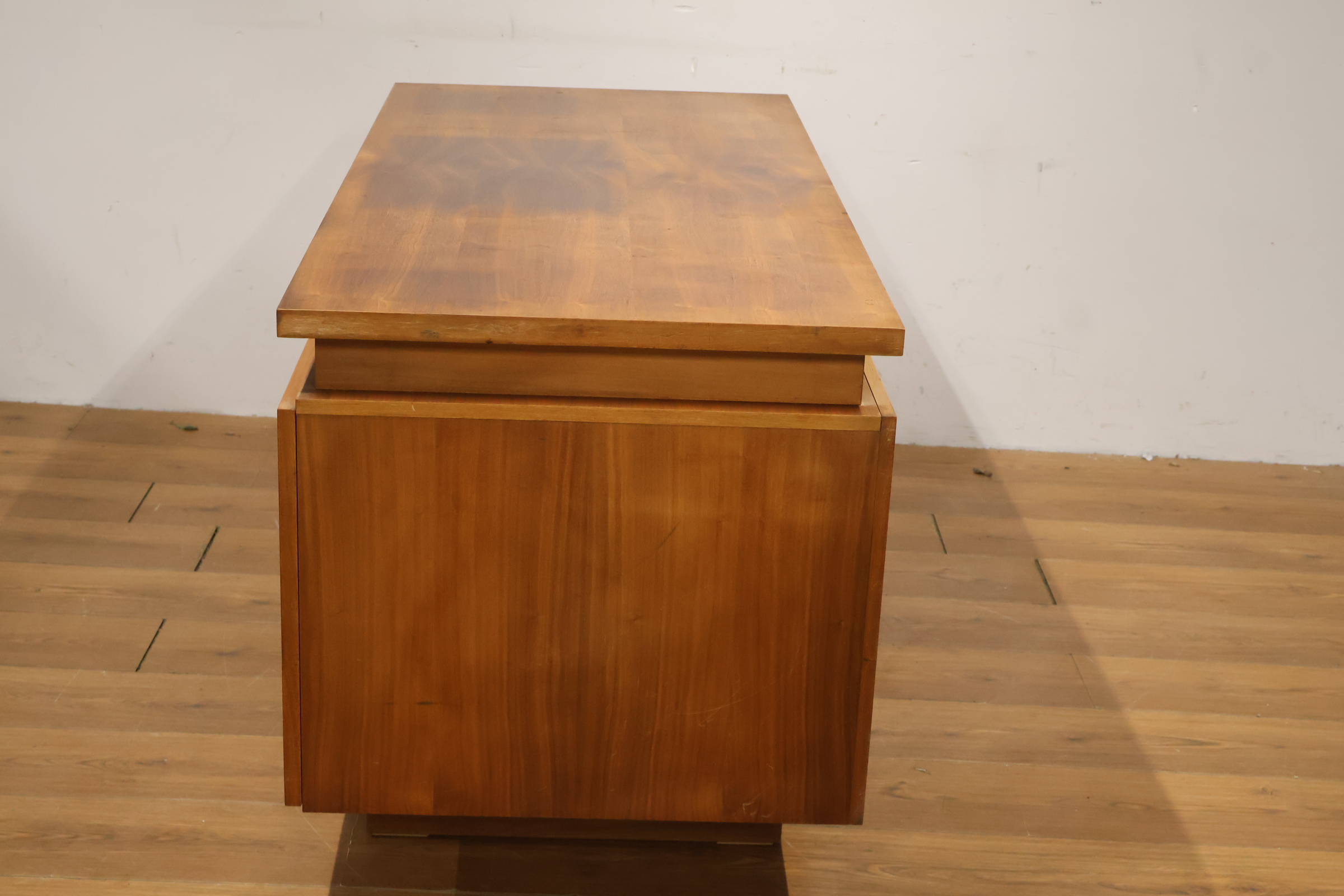 Vintage houten directiebureau - Jaren '60 – foto 8 – kavel bij GSD Auctions, Zoeterwoude