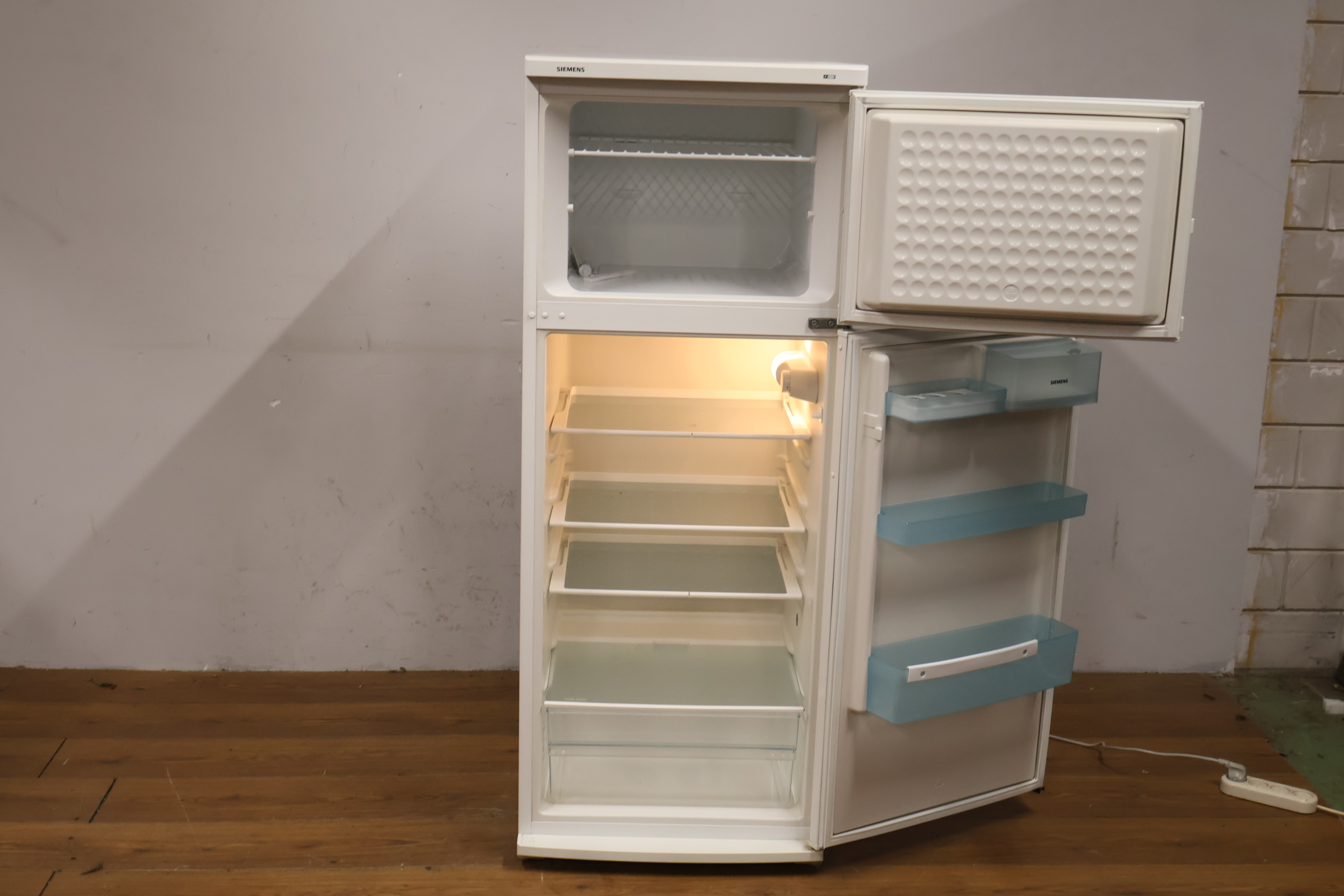 Siemens koelkast - Koelvriescombinatie – foto 11 – kavel bij GSD Auctions, Zoeterwoude