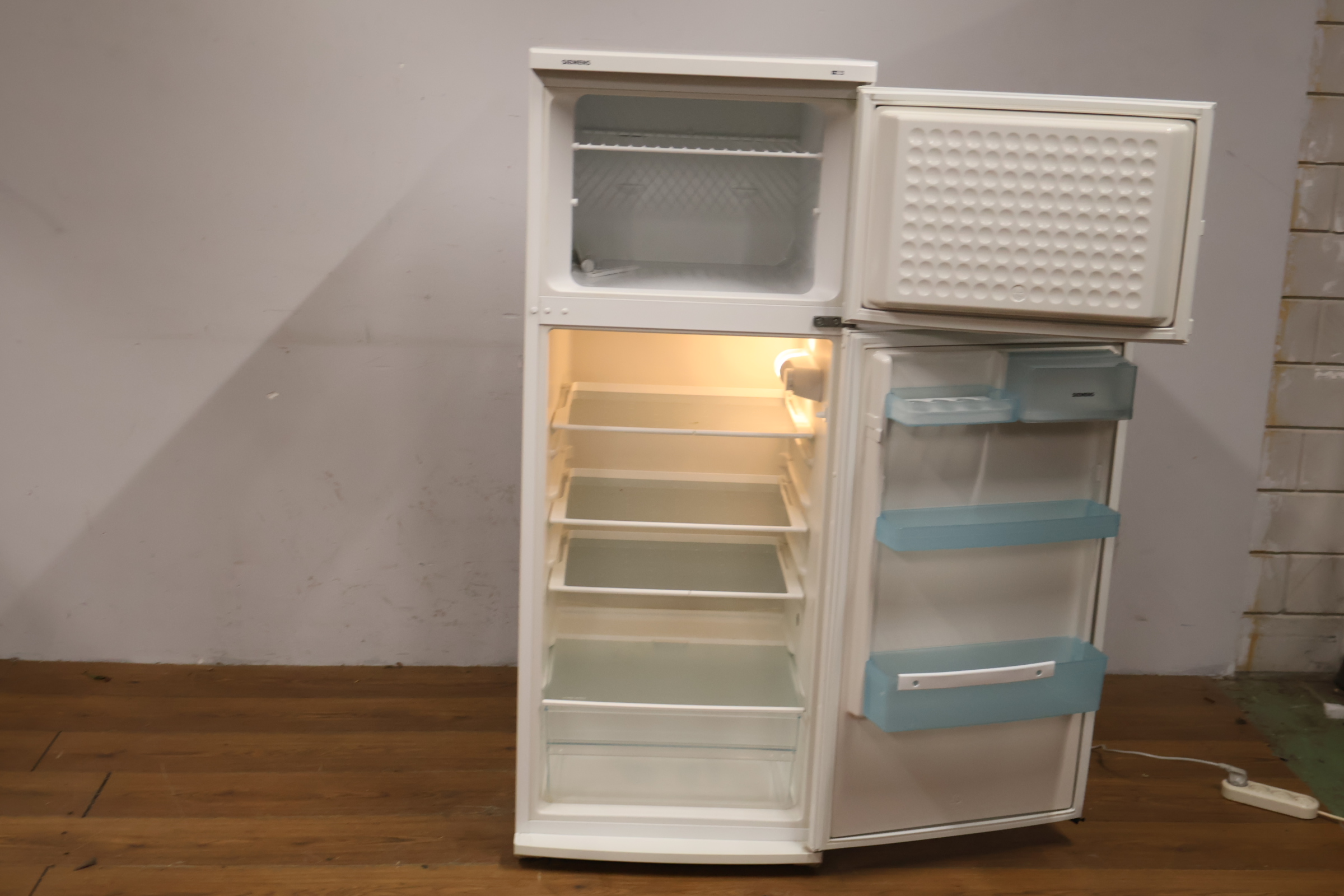 Siemens koelkast - Koelvriescombinatie – foto 12 – kavel bij GSD Auctions, Zoeterwoude