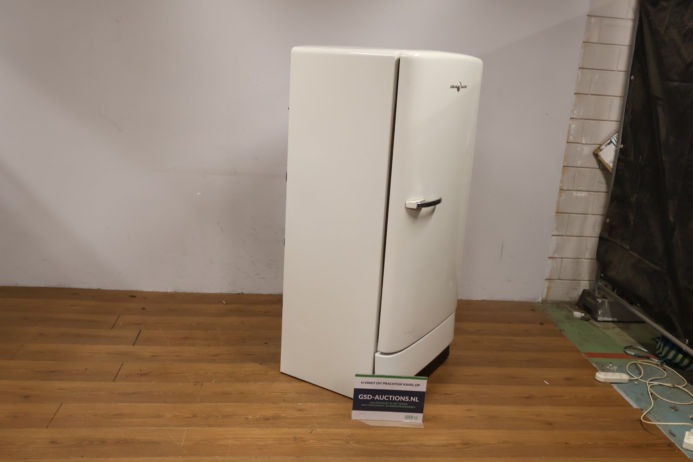 Klassieke Vintage General Electric koelkast – foto 3 – kavel bij GSD Auctions, Zoeterwoude