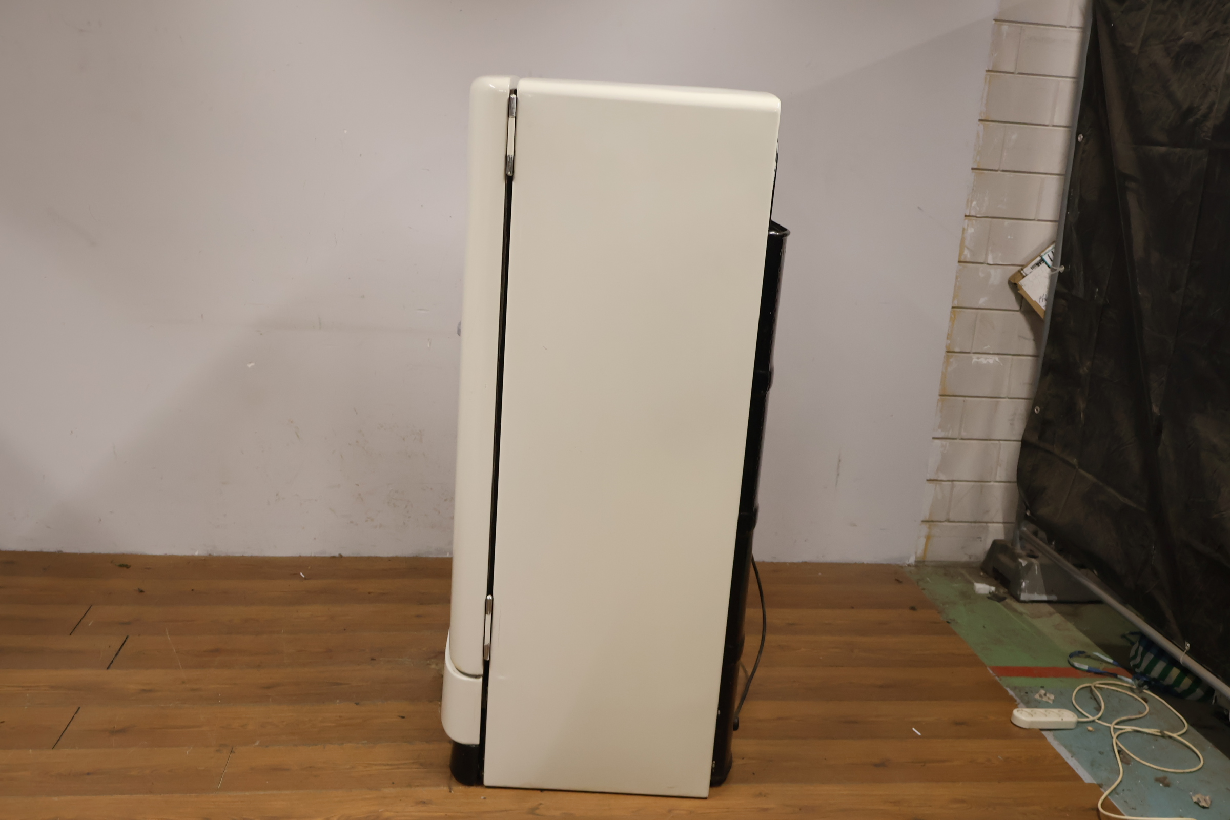 Klassieke Vintage General Electric koelkast – foto 8 – kavel bij GSD Auctions, Zoeterwoude