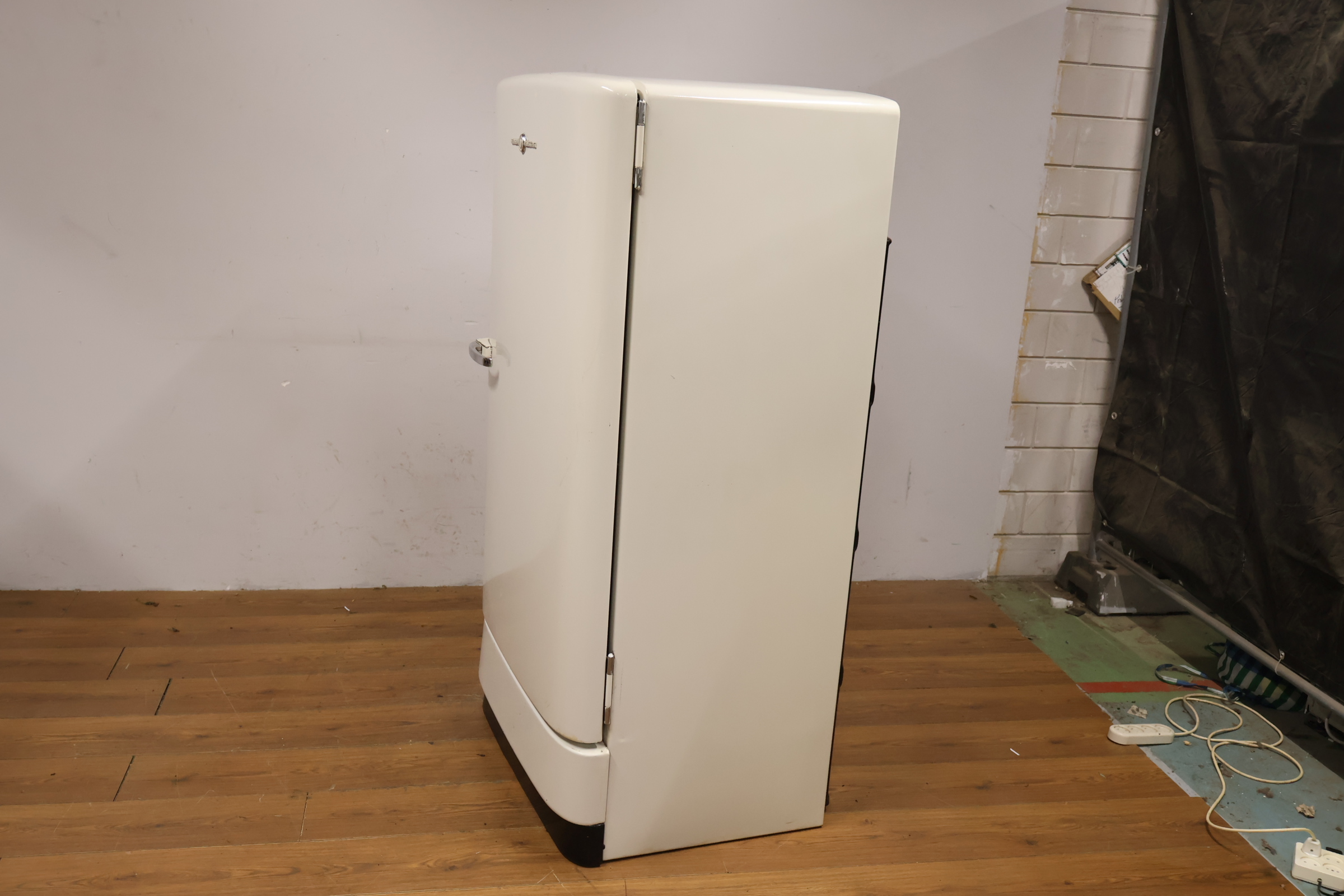 Klassieke Vintage General Electric koelkast – foto 10 – kavel bij GSD Auctions, Zoeterwoude