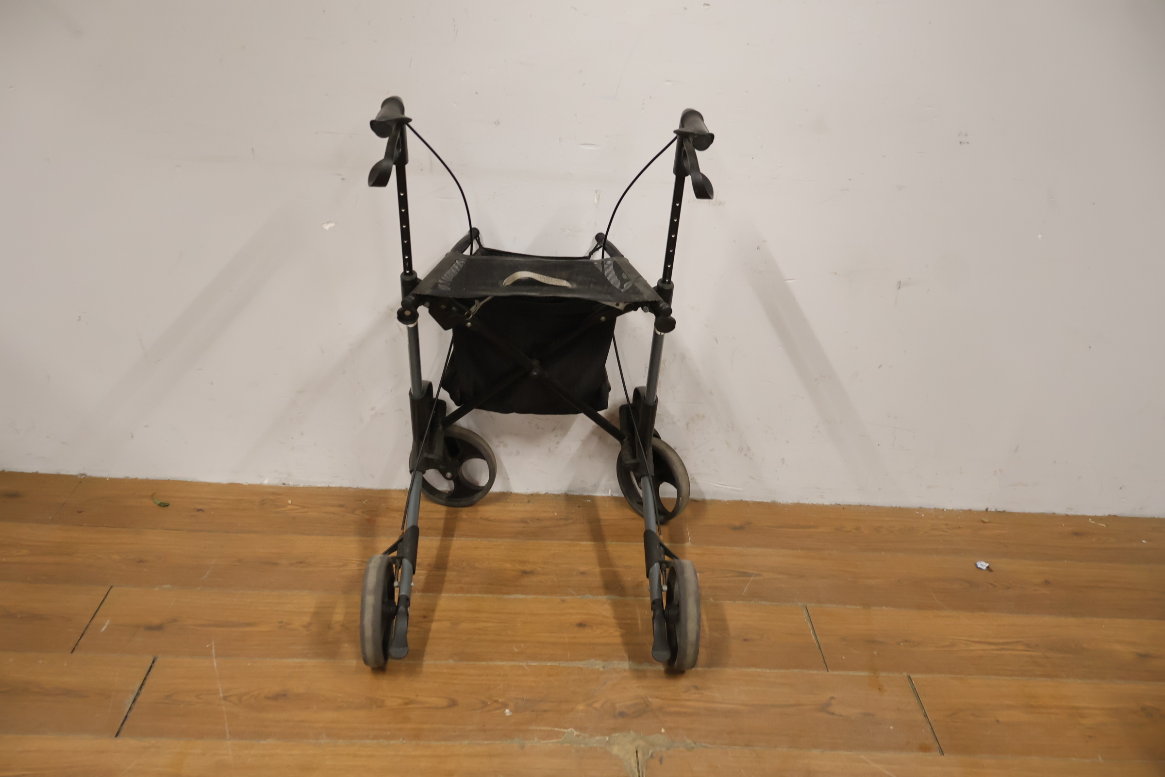Topro Troja rollator – foto 9 – kavel bij GSD Auctions, Zoeterwoude