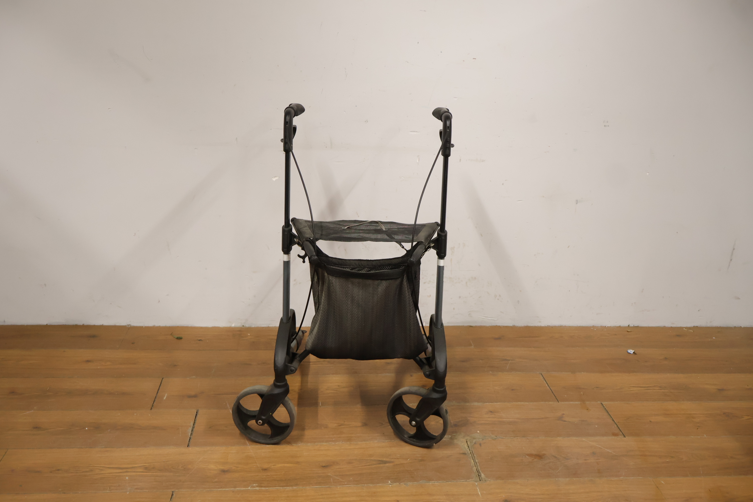 Topro Troja rollator – foto 14 – kavel bij GSD Auctions, Zoeterwoude