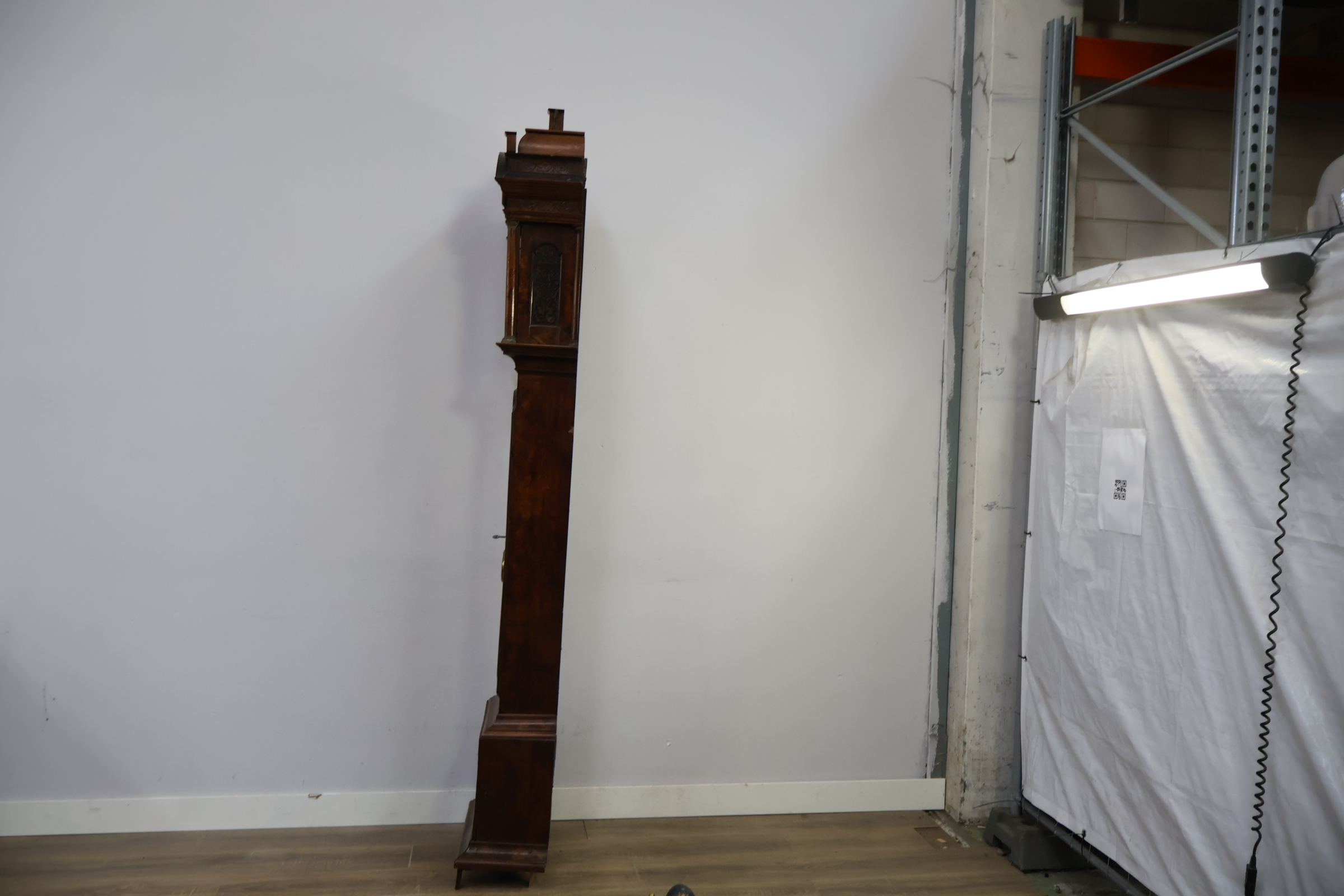Antieke staande klok in houten kast - Comtoise Klok – foto 8 – kavel bij GSD Auctions, Zoeterwoude