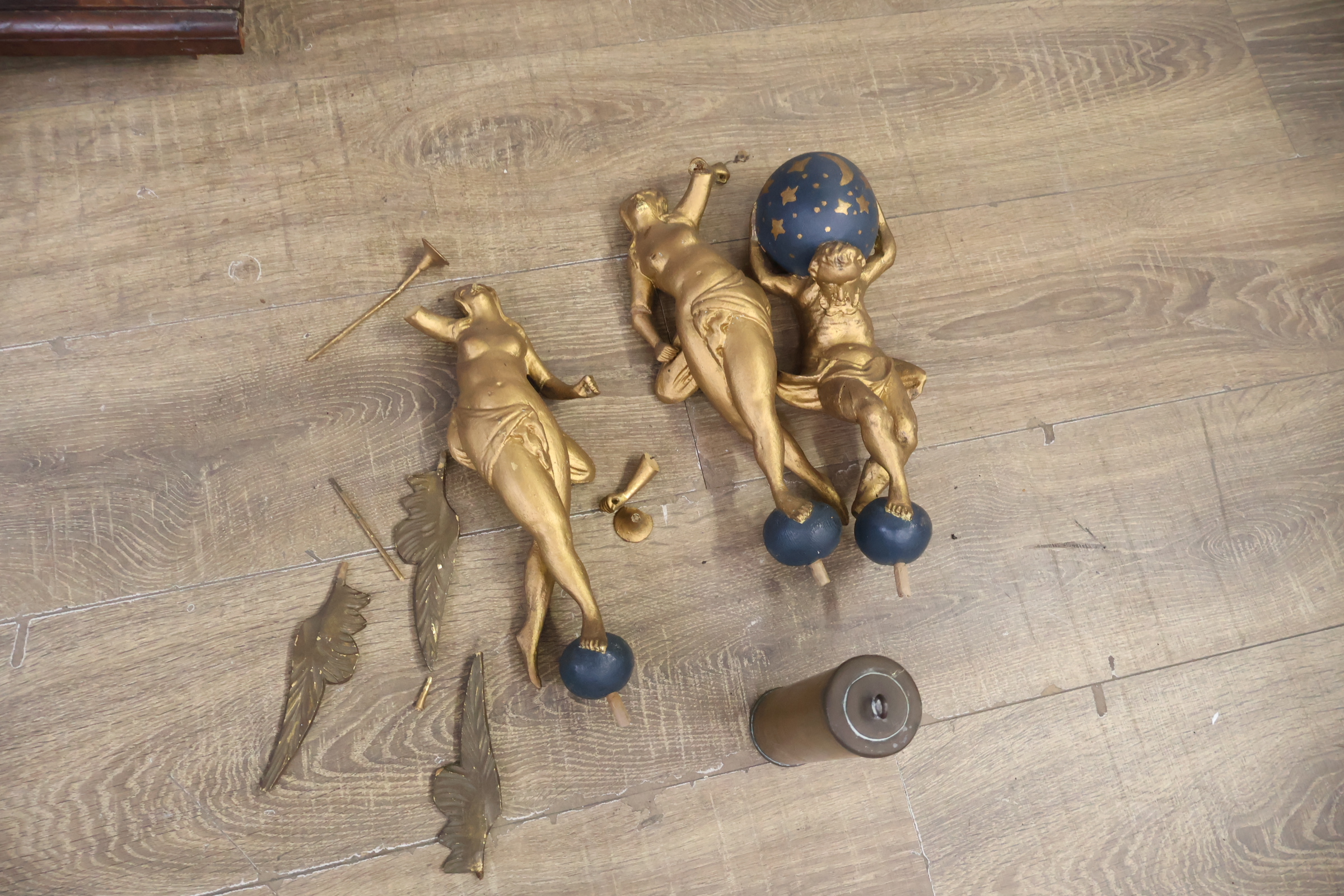 Antieke staande klok in houten kast - Comtoise Klok – foto 10 – kavel bij GSD Auctions, Zoeterwoude