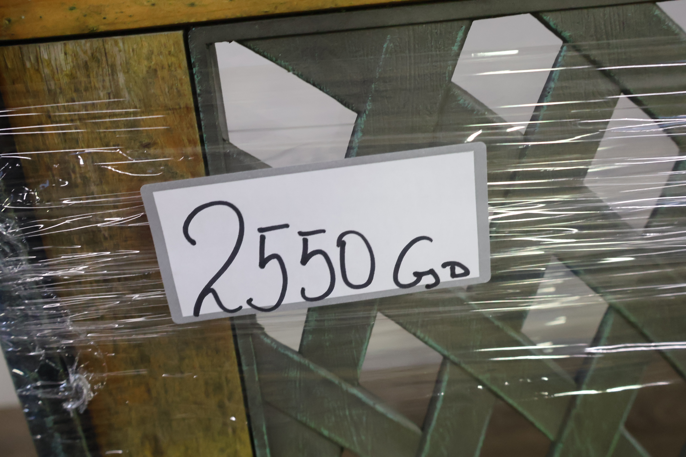 Buitenbank met houten zitting en metalen frame – foto 19 – kavel bij GSD Auctions, Zoeterwoude