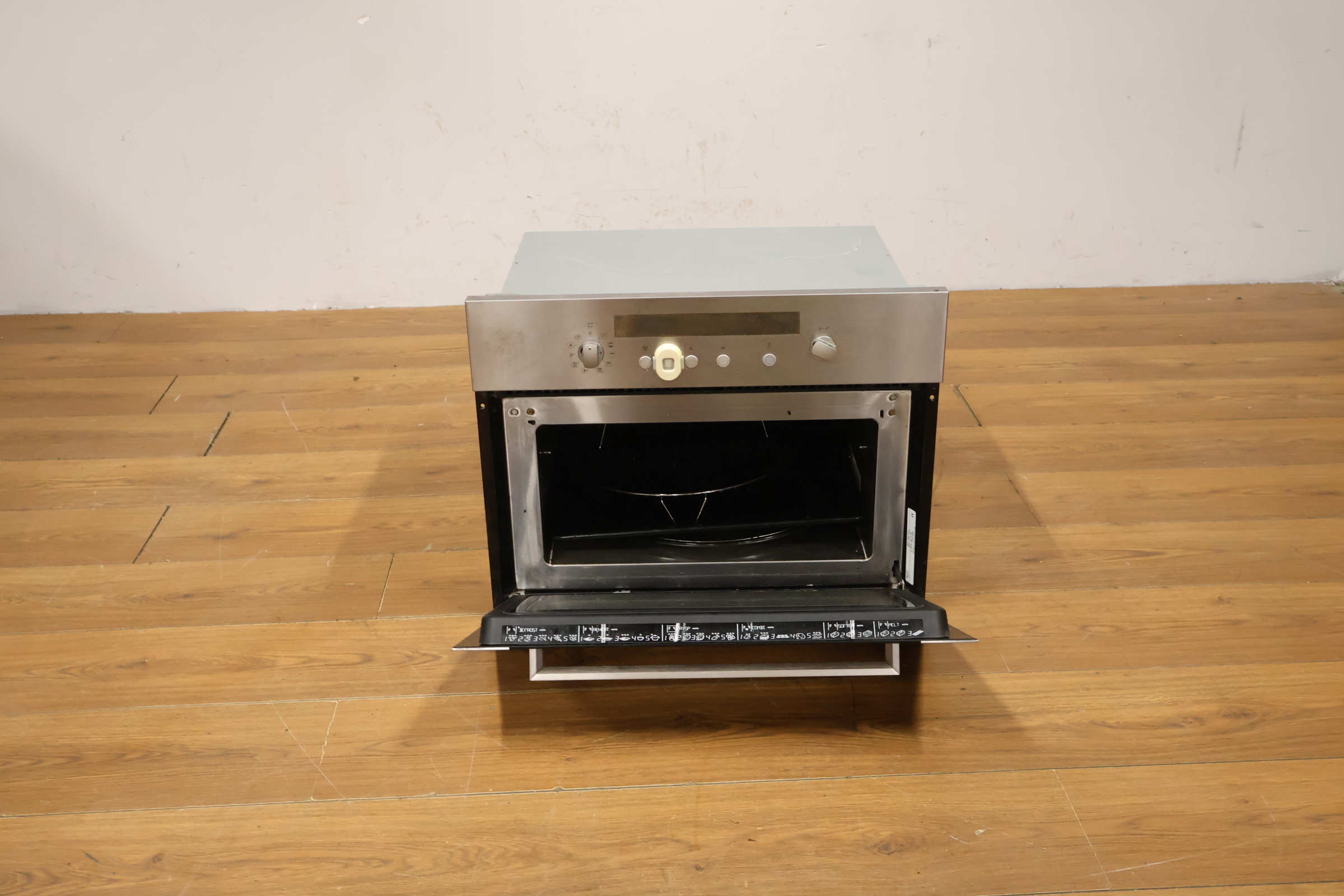 Whirlpool Inbouw combimagnetron – foto 11 – kavel bij GSD Auctions, Zoeterwoude