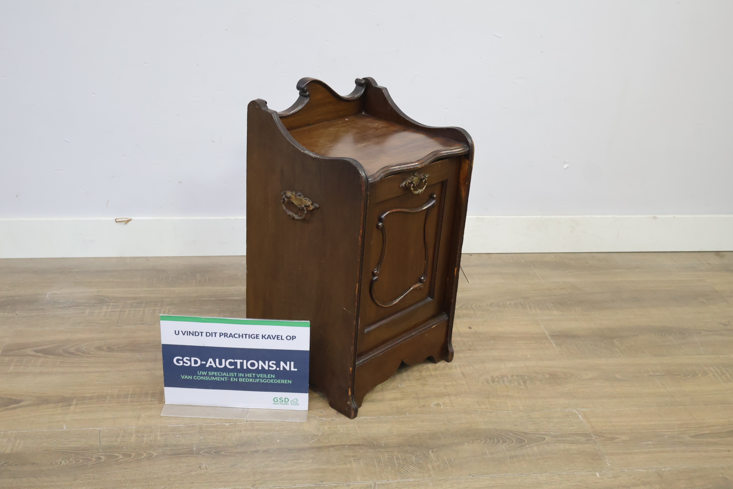 Antiek Engels kolenkastje – foto 2 – kavel bij GSD Auctions, Zoeterwoude
