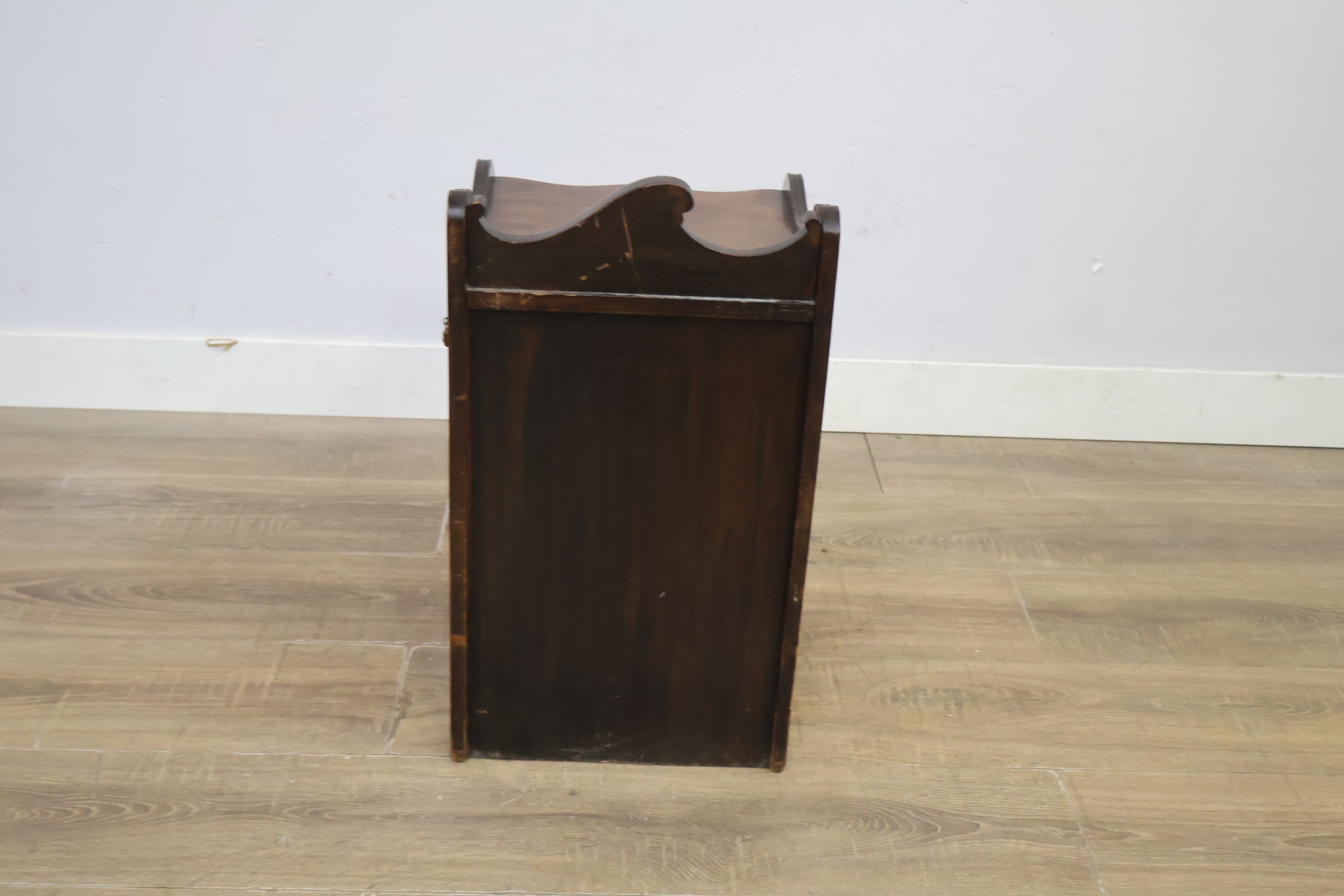 Antiek Engels kolenkastje – foto 5 – kavel bij GSD Auctions, Zoeterwoude