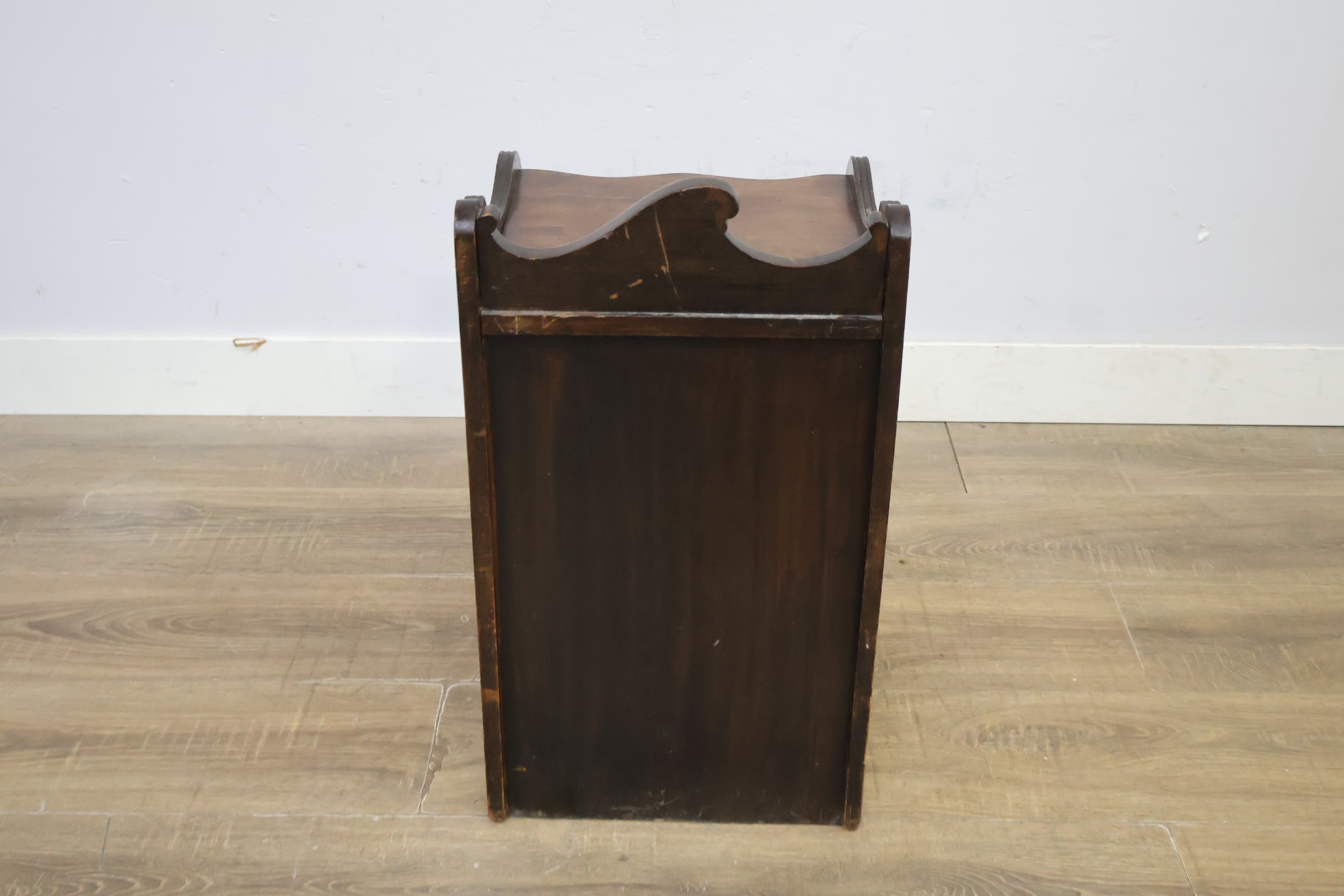Antiek Engels kolenkastje – foto 6 – kavel bij GSD Auctions, Zoeterwoude