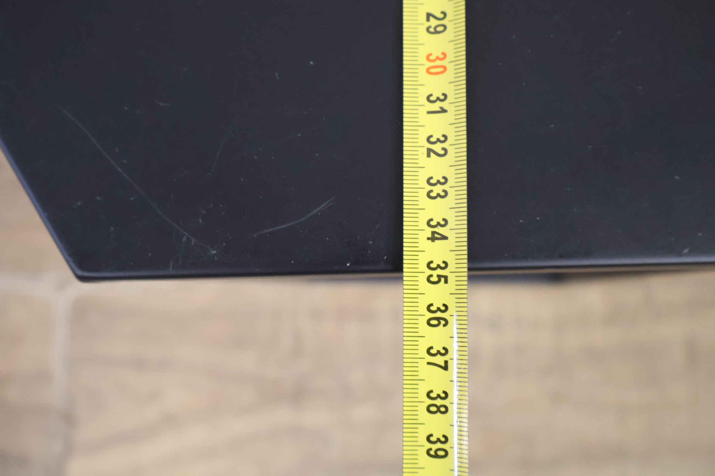 Zeshoekige zwarte metalen bijzettafel, plantentafel – foto 9 – kavel bij GSD Auctions, Zoeterwoude