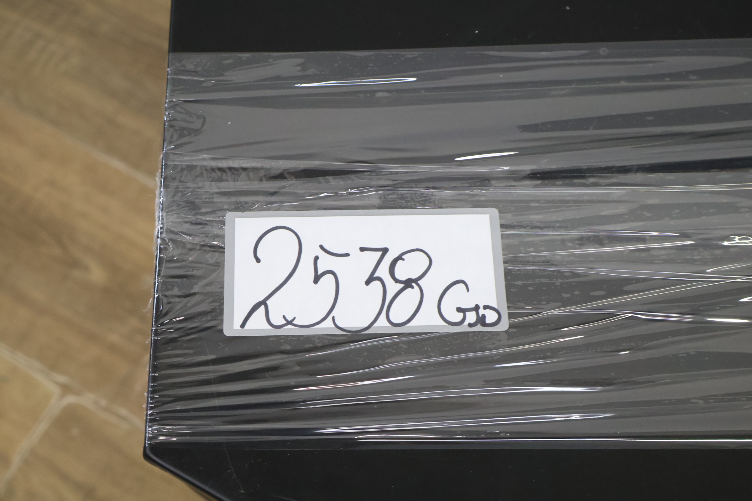 Zeshoekige zwarte metalen bijzettafel, plantentafel – foto 12 – kavel bij GSD Auctions, Zoeterwoude