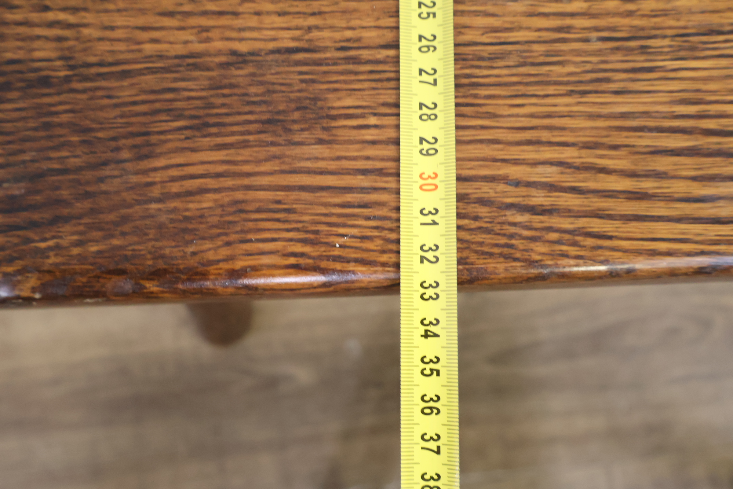 Set van drie houten krukjes – foto 14 – kavel bij GSD Auctions, Zoeterwoude