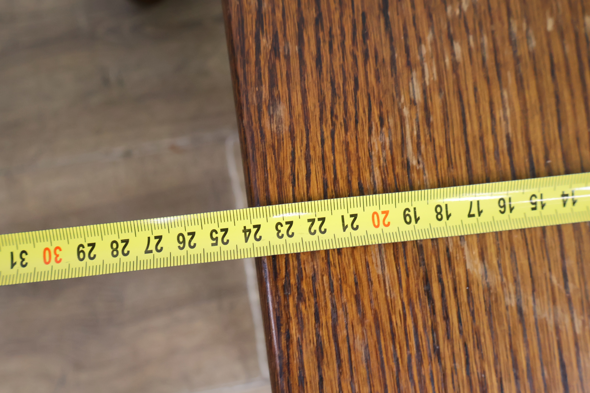 Set van drie houten krukjes – foto 19 – kavel bij GSD Auctions, Zoeterwoude