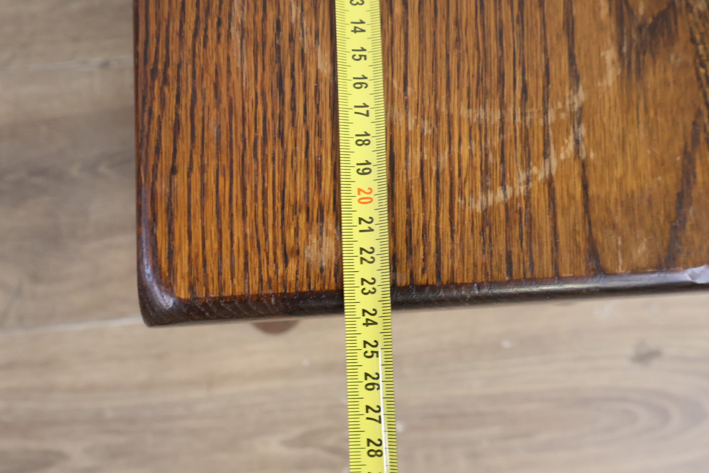 Set van drie houten krukjes – foto 20 – kavel bij GSD Auctions, Zoeterwoude