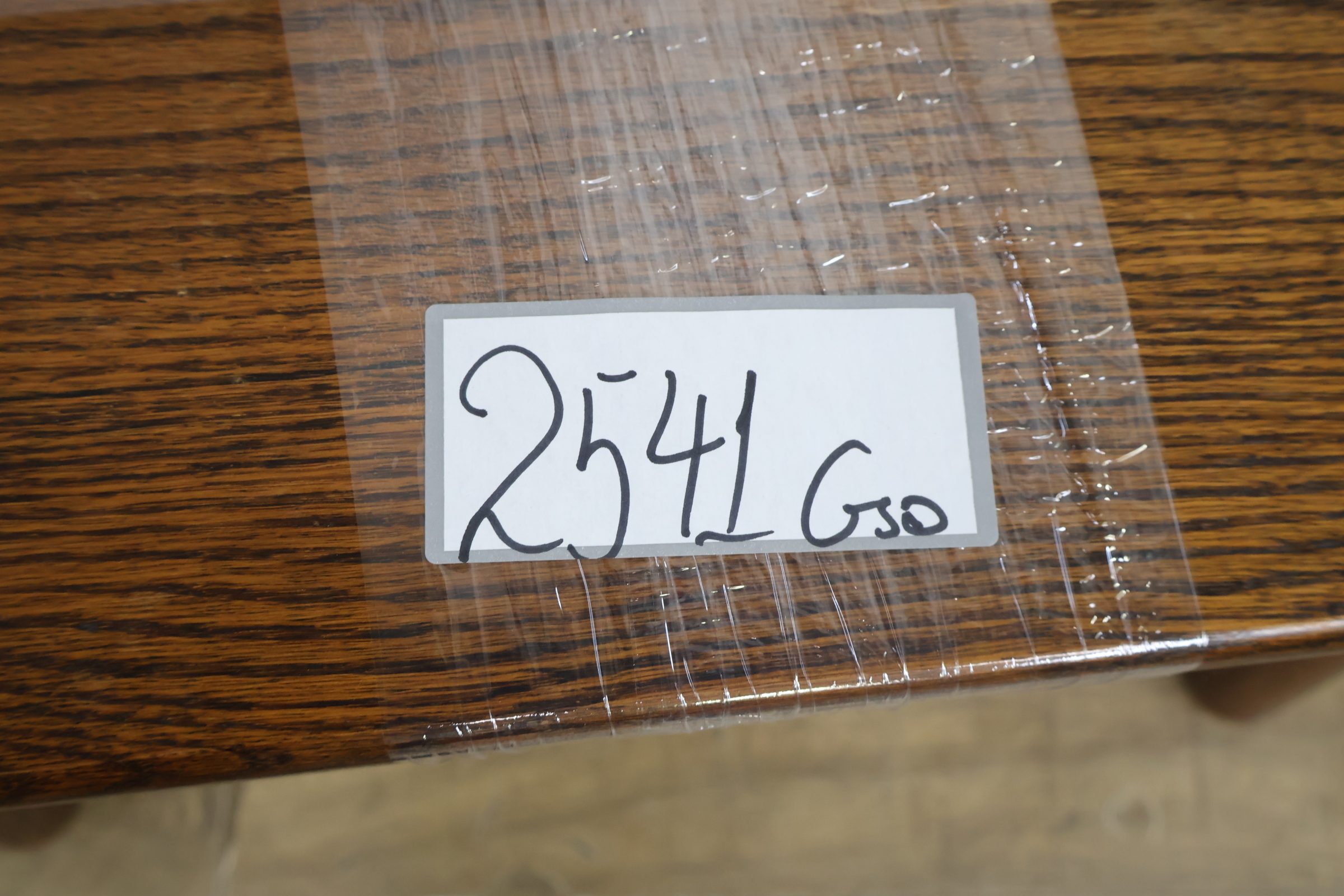 Set van drie houten krukjes – foto 23 – kavel bij GSD Auctions, Zoeterwoude
