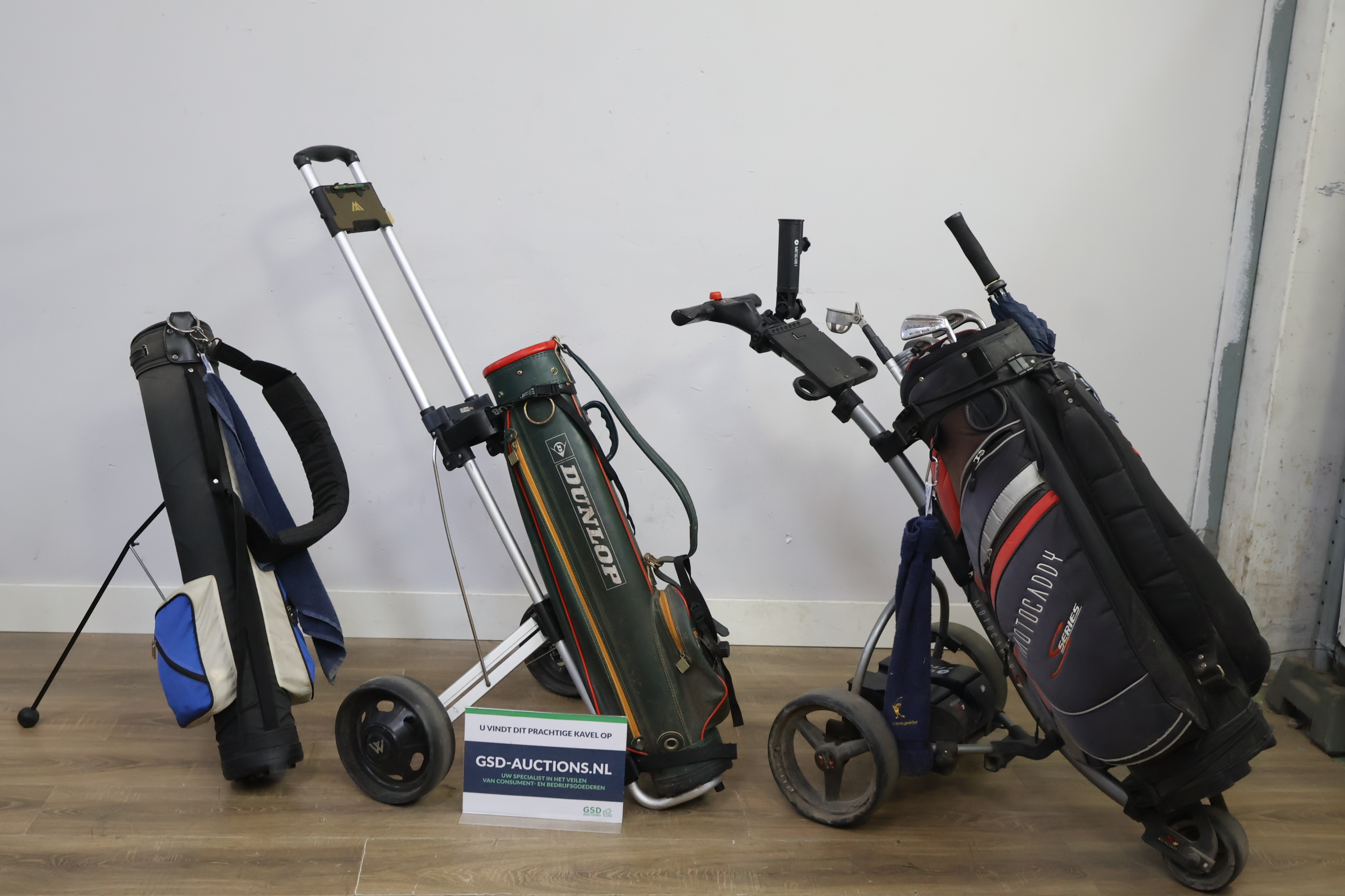 Elektrische golftrolley - Dunlop, Motocaddy - Met Clubs – foto 2 – kavel bij GSD Auctions, Zoeterwoude