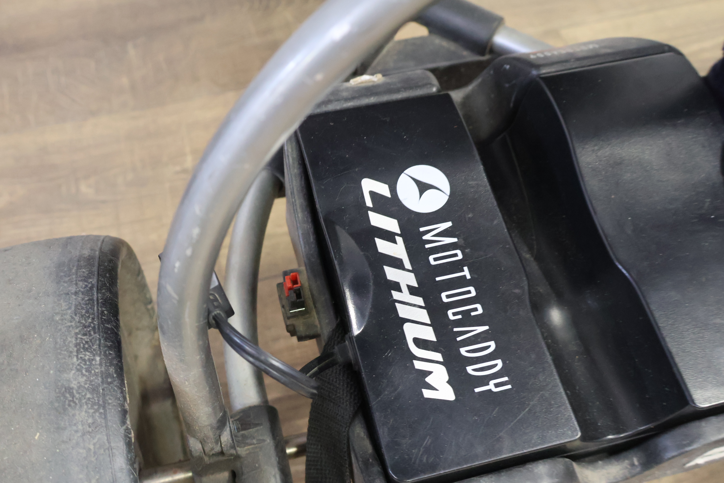 Elektrische golftrolley - Dunlop, Motocaddy - Met Clubs – foto 5 – kavel bij GSD Auctions, Zoeterwoude