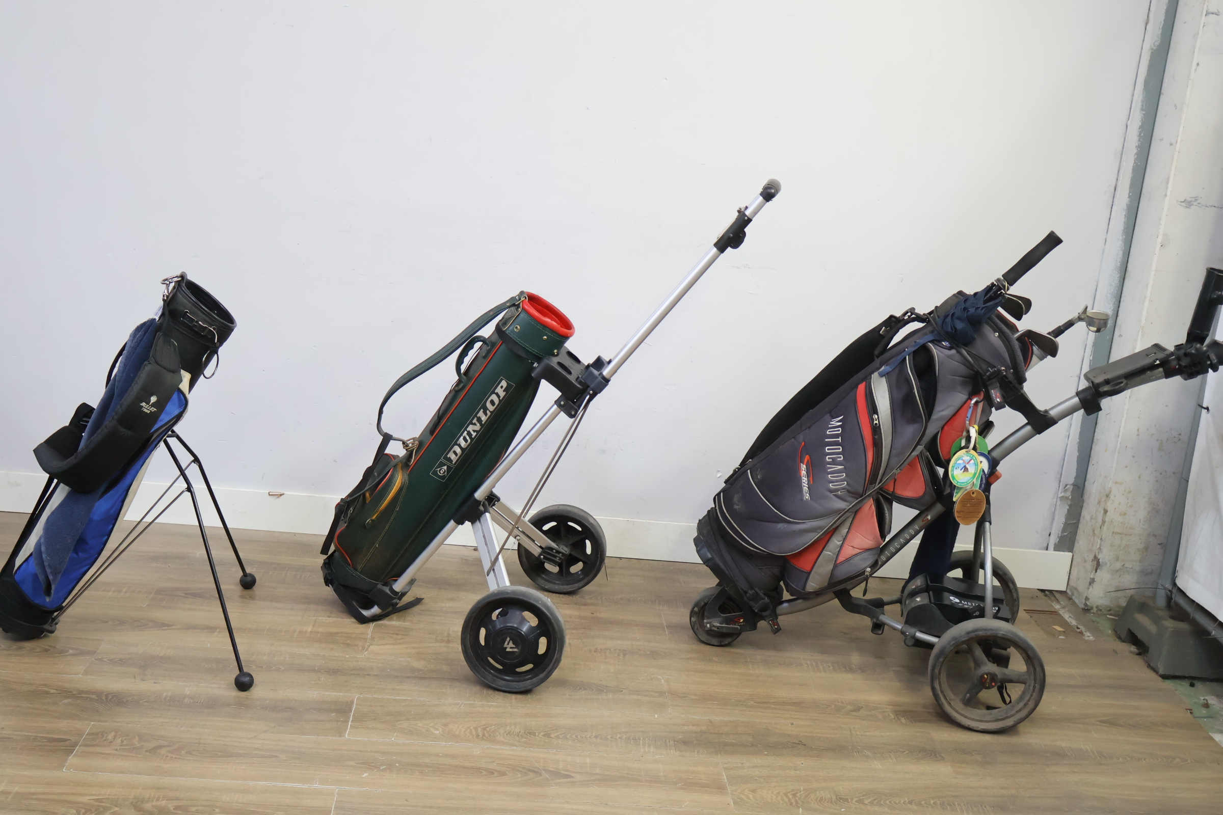 Elektrische golftrolley - Dunlop, Motocaddy - Met Clubs – foto 11 – kavel bij GSD Auctions, Zoeterwoude