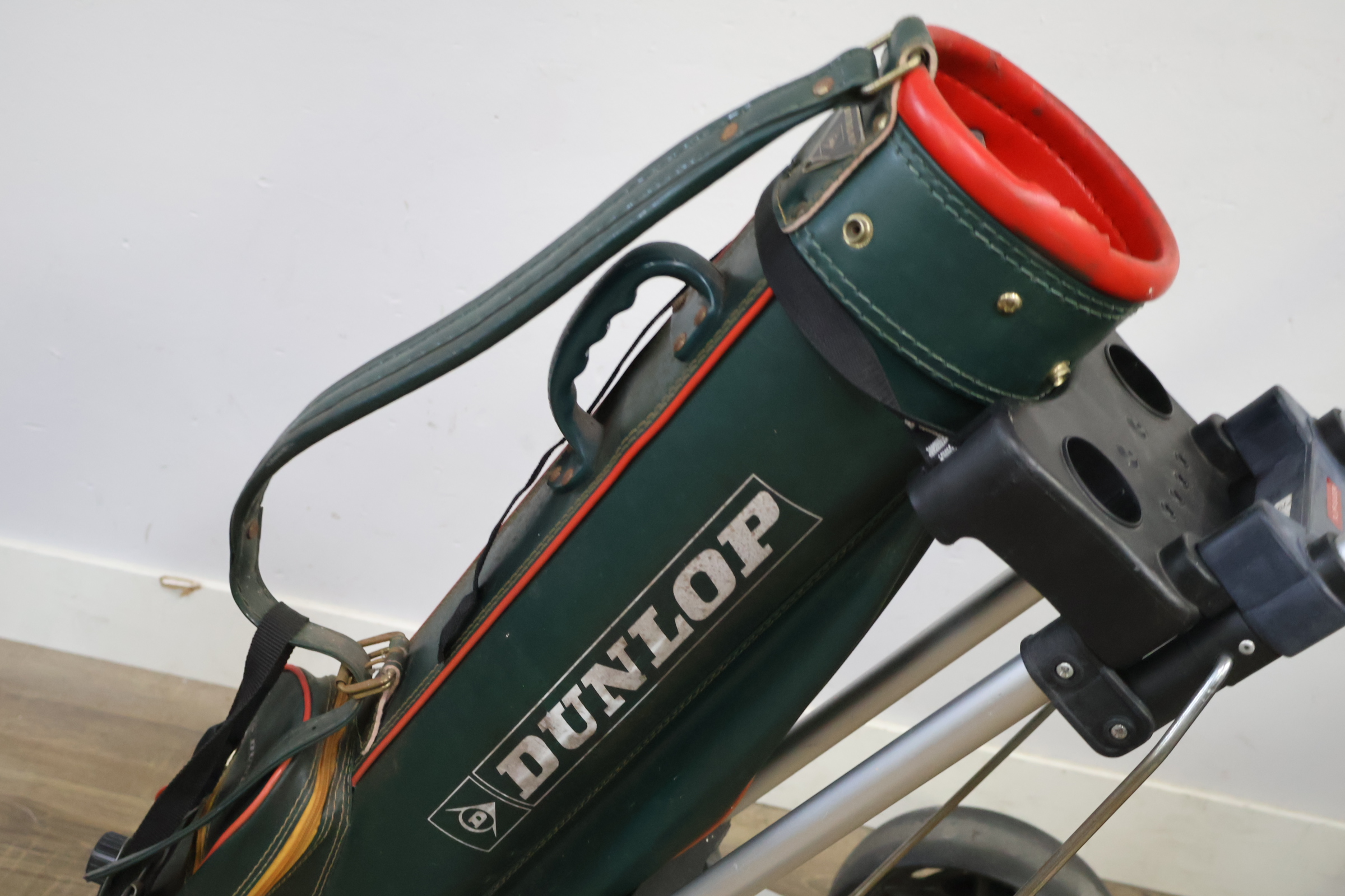 Elektrische golftrolley - Dunlop, Motocaddy - Met Clubs – foto 12 – kavel bij GSD Auctions, Zoeterwoude