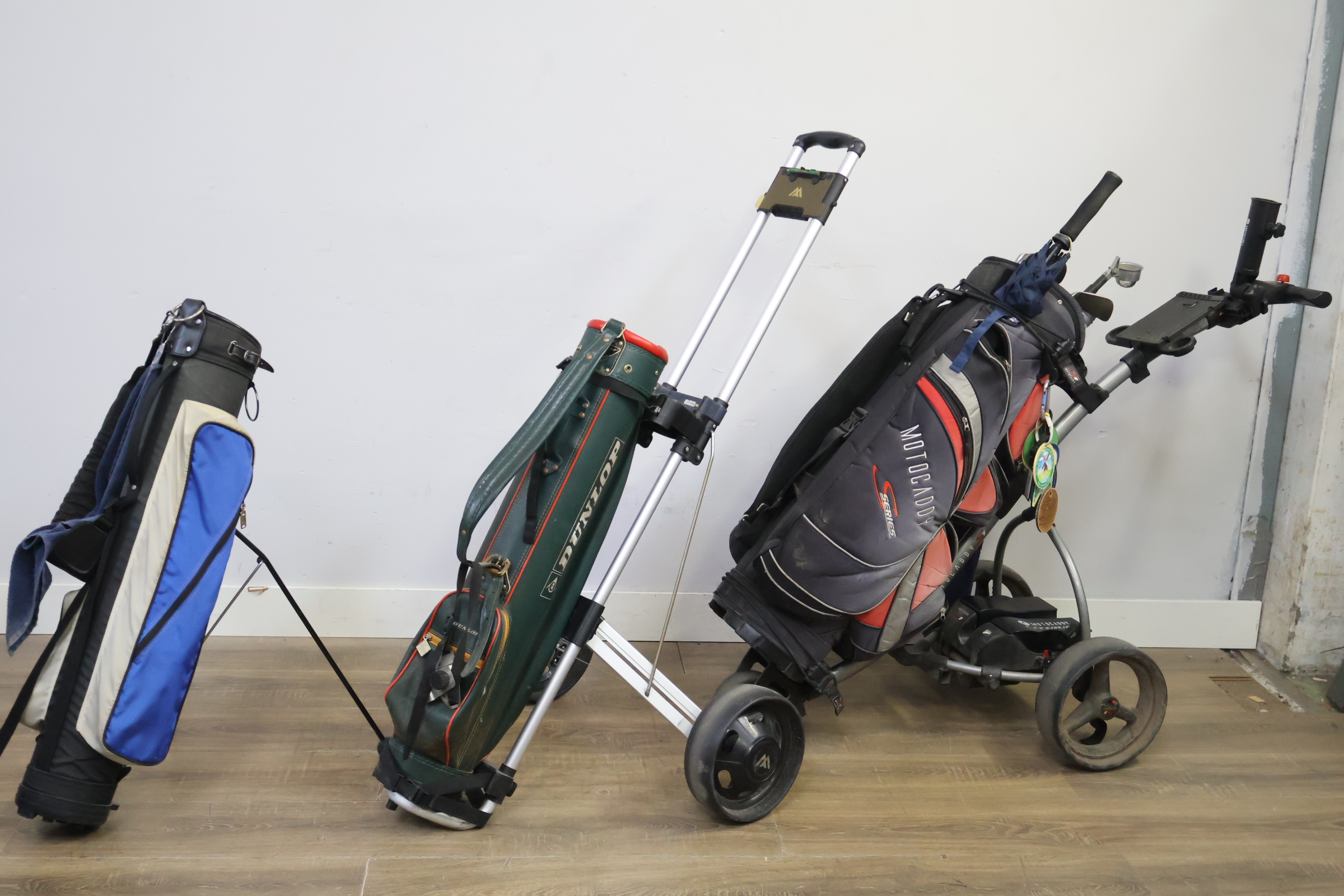 Elektrische golftrolley - Dunlop, Motocaddy - Met Clubs – foto 15 – kavel bij GSD Auctions, Zoeterwoude