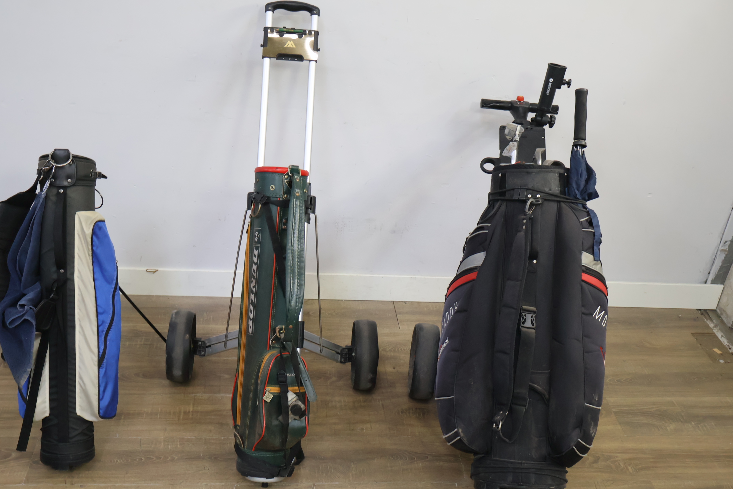 Elektrische golftrolley - Dunlop, Motocaddy - Met Clubs – foto 18 – kavel bij GSD Auctions, Zoeterwoude