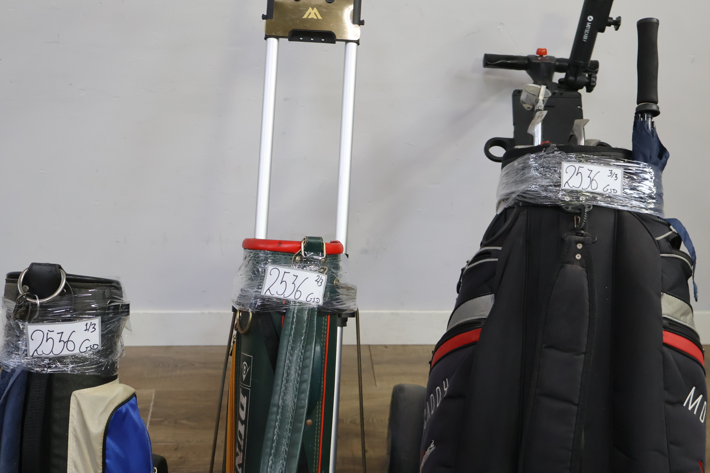 Elektrische golftrolley - Dunlop, Motocaddy - Met Clubs – foto 19 – kavel bij GSD Auctions, Zoeterwoude