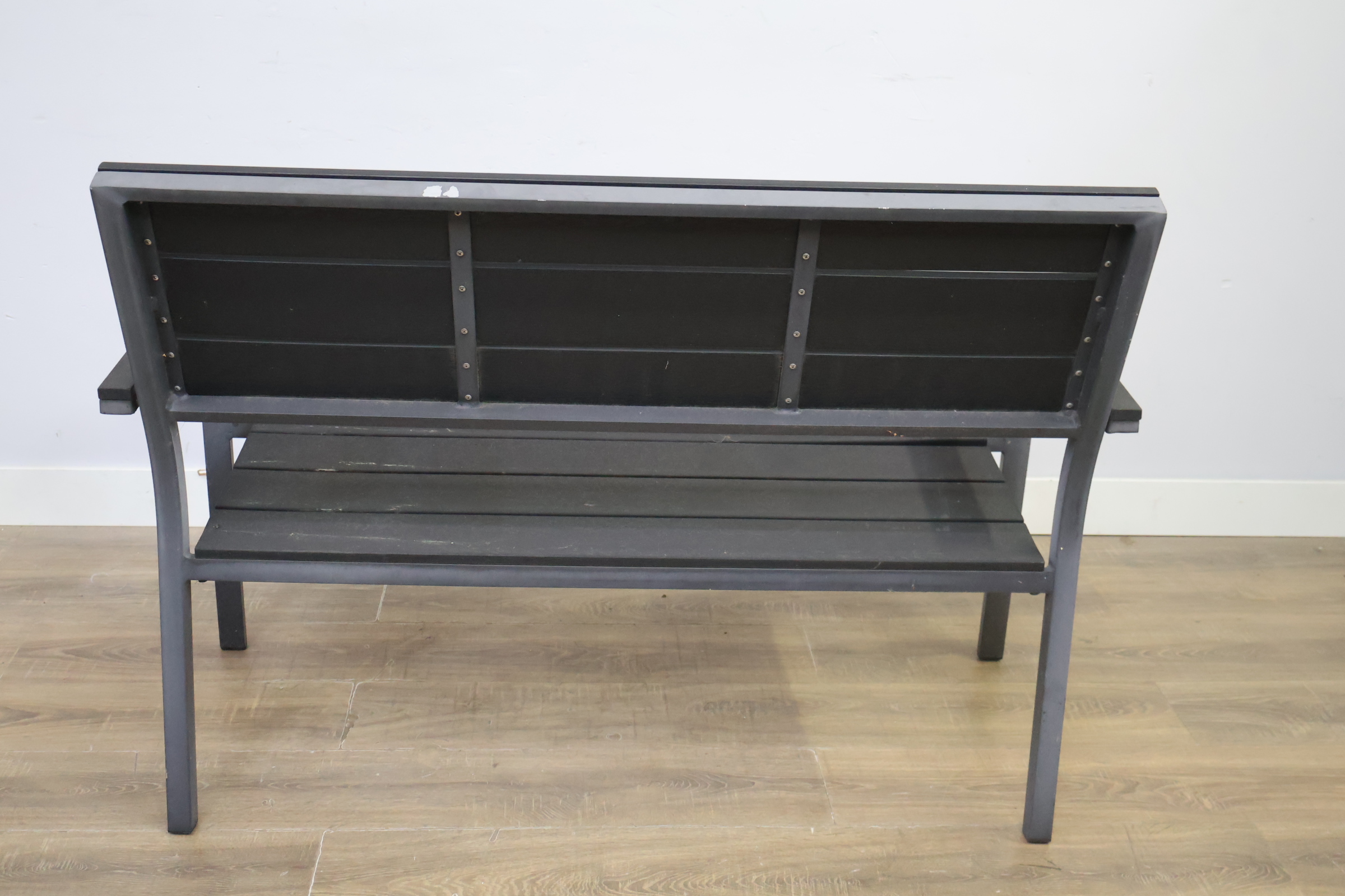 Tuinbank met metalen frame – foto 6 – kavel bij GSD Auctions, Zoeterwoude