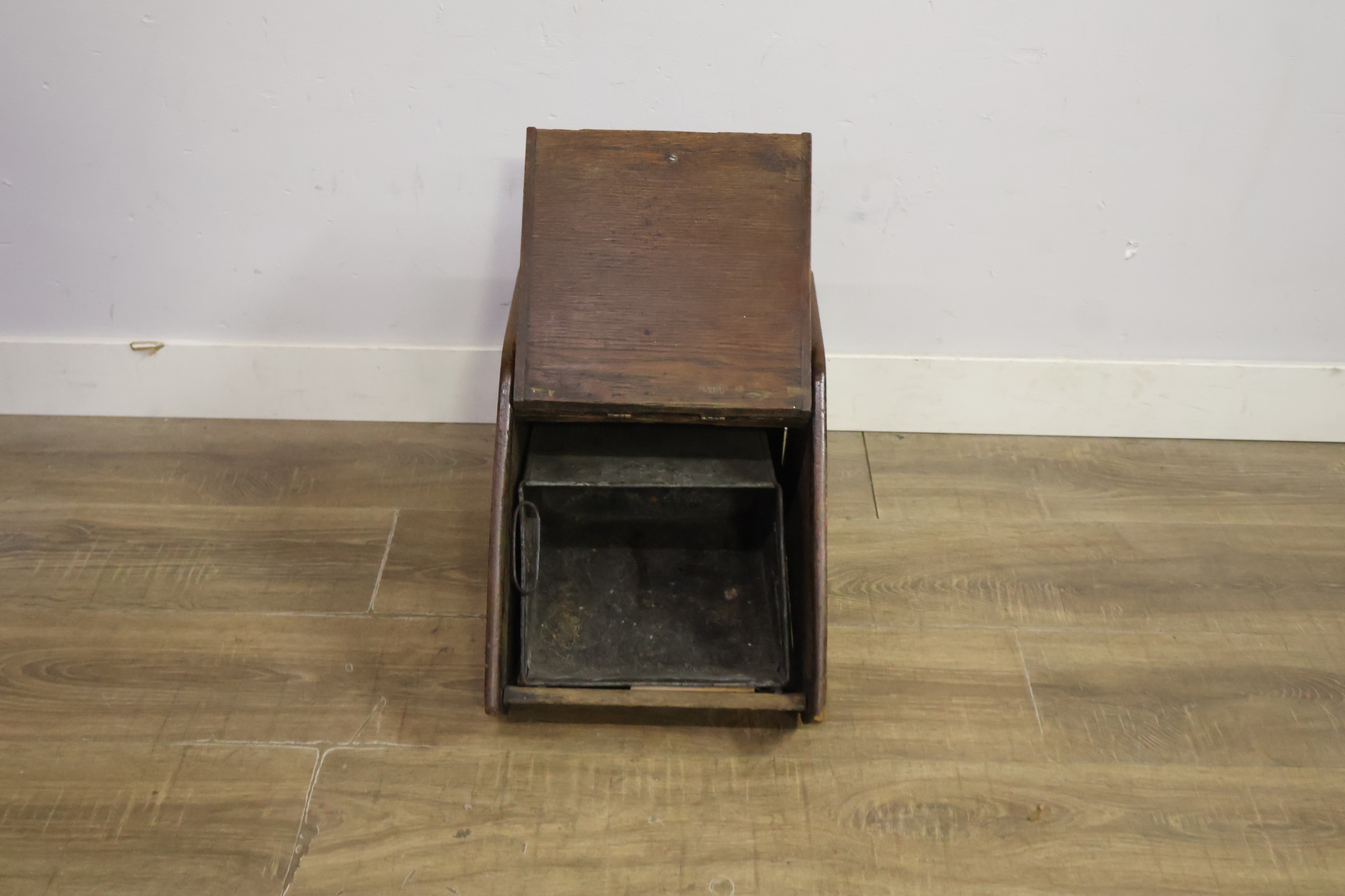 Antieke houten kolenbak – foto 10 – kavel bij GSD Auctions, Zoeterwoude