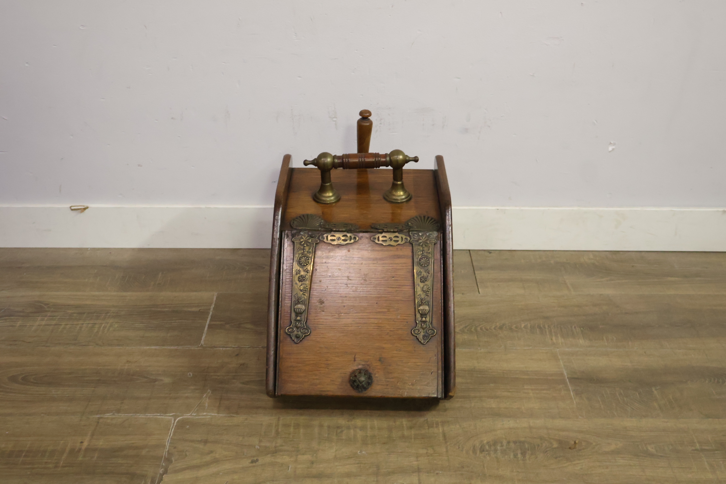 Antieke houten kolenbak – foto 11 – kavel bij GSD Auctions, Zoeterwoude