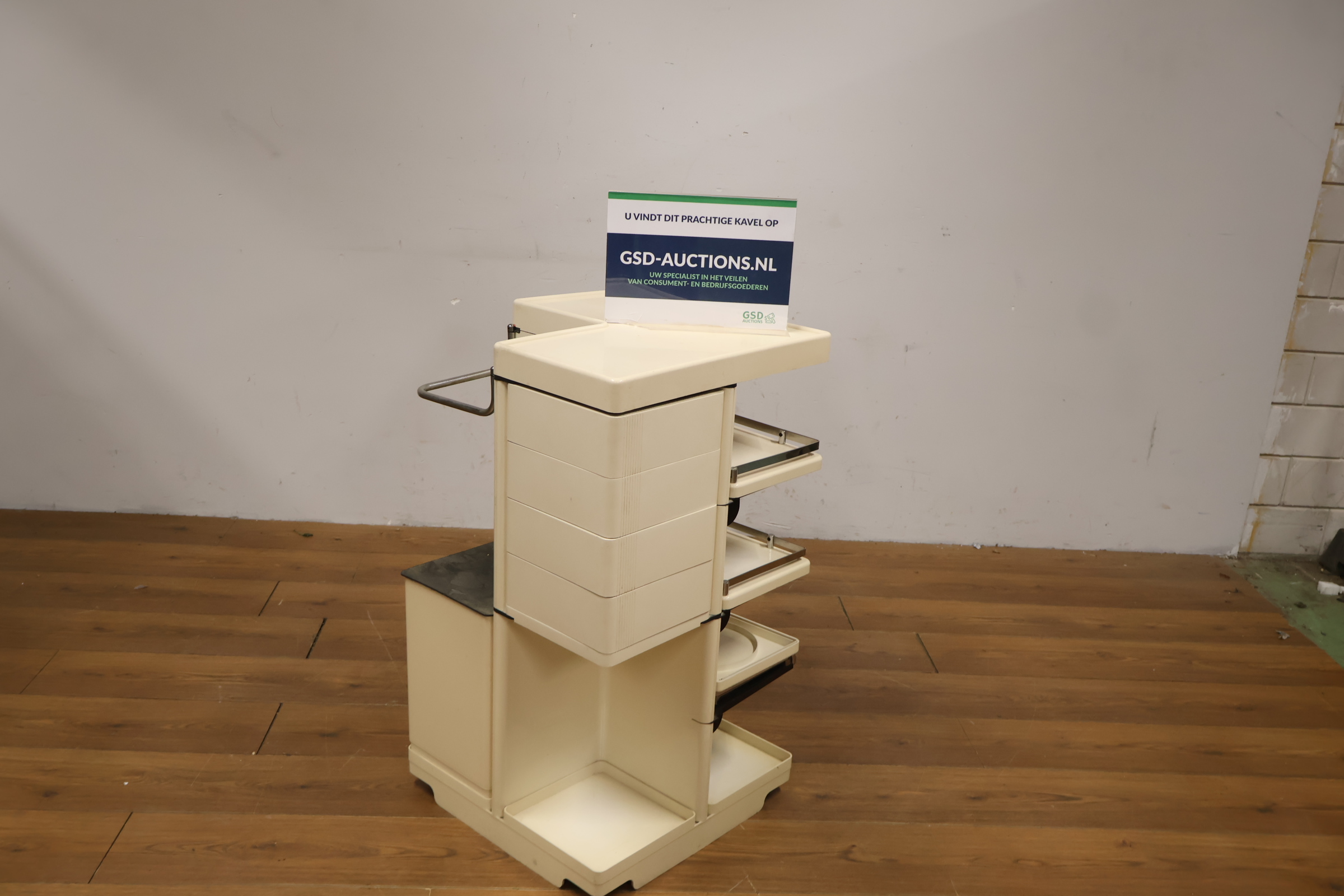 Vintage iGuzzini opbergtrolley – foto 2 – kavel bij GSD Auctions, Zoeterwoude