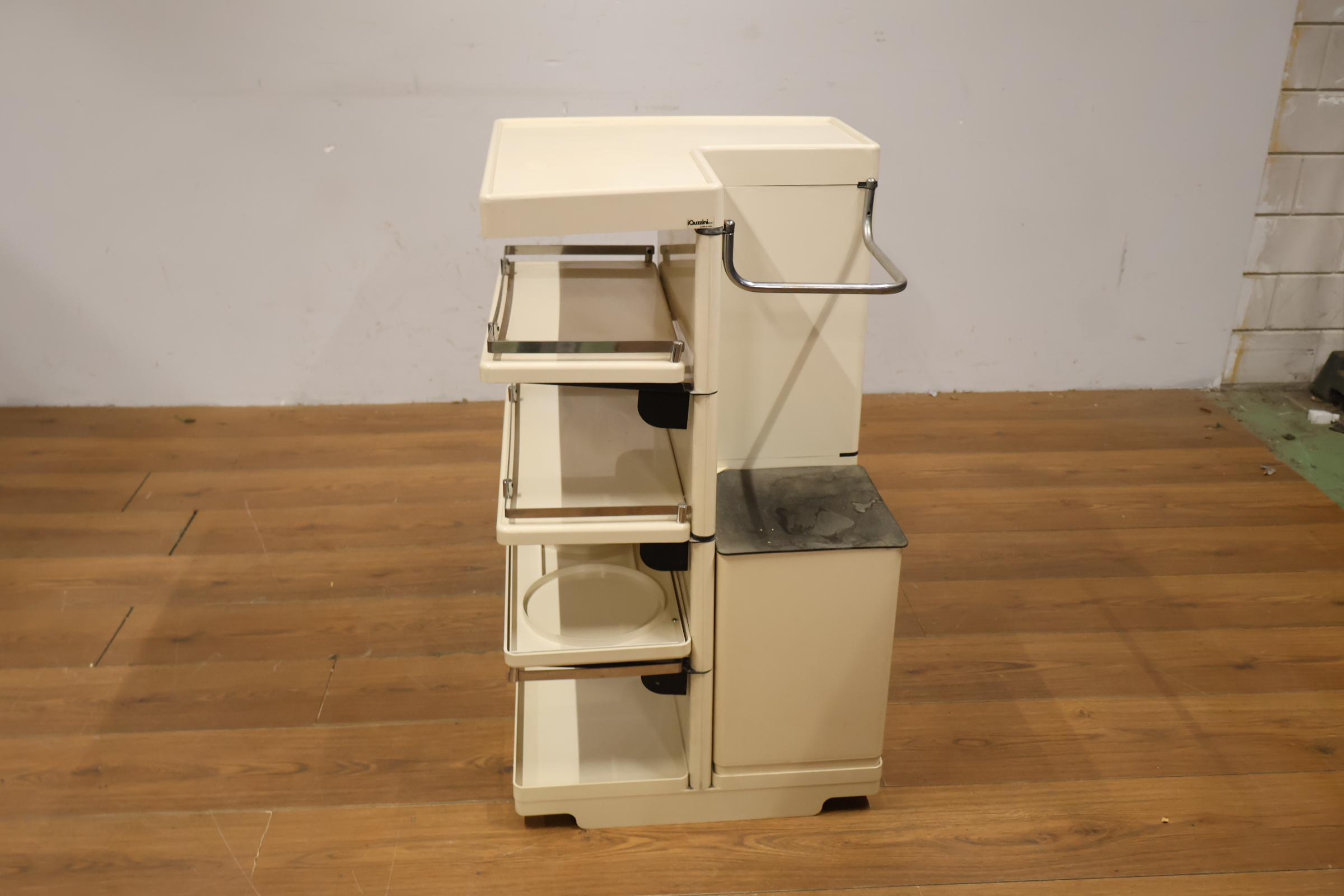 Vintage iGuzzini opbergtrolley – foto 5 – kavel bij GSD Auctions, Zoeterwoude