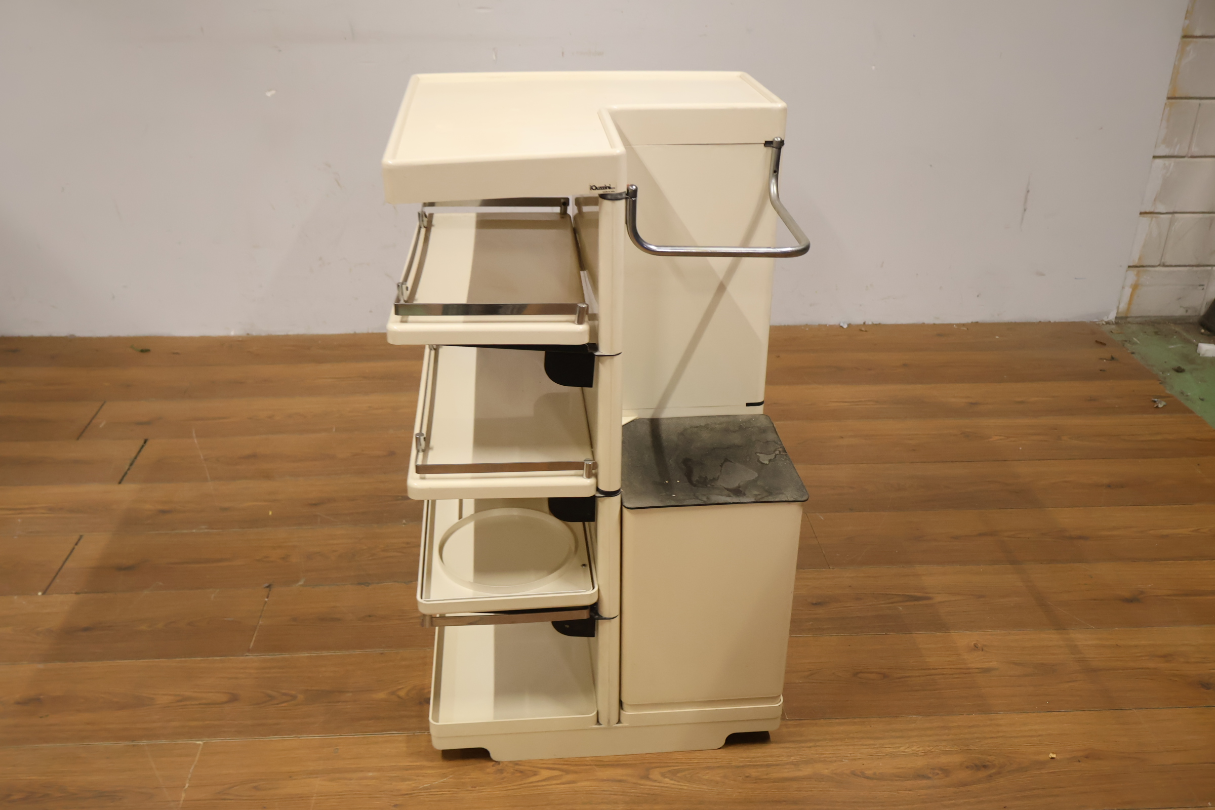 Vintage iGuzzini opbergtrolley – foto 6 – kavel bij GSD Auctions, Zoeterwoude
