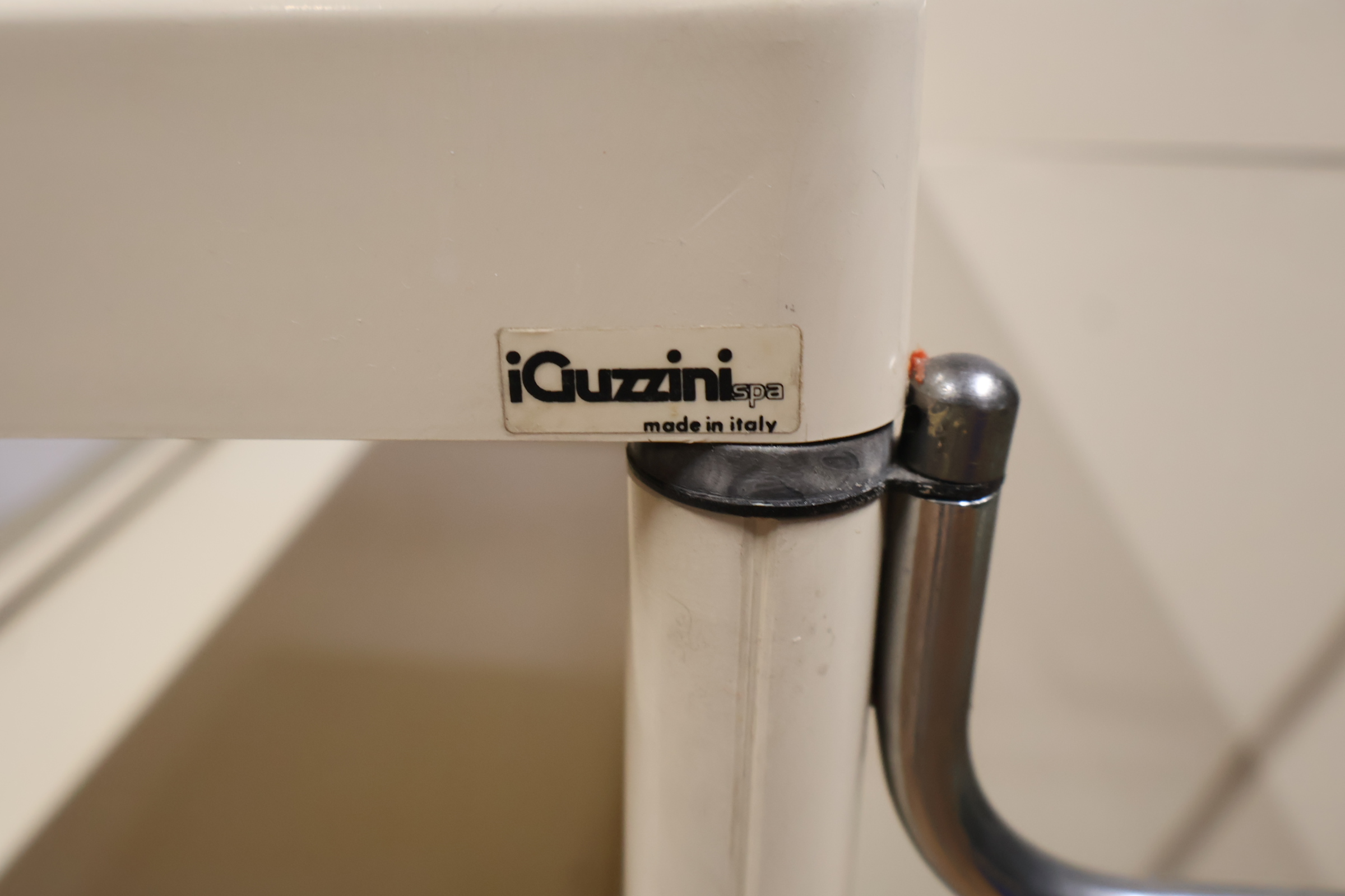 Vintage iGuzzini opbergtrolley – foto 8 – kavel bij GSD Auctions, Zoeterwoude