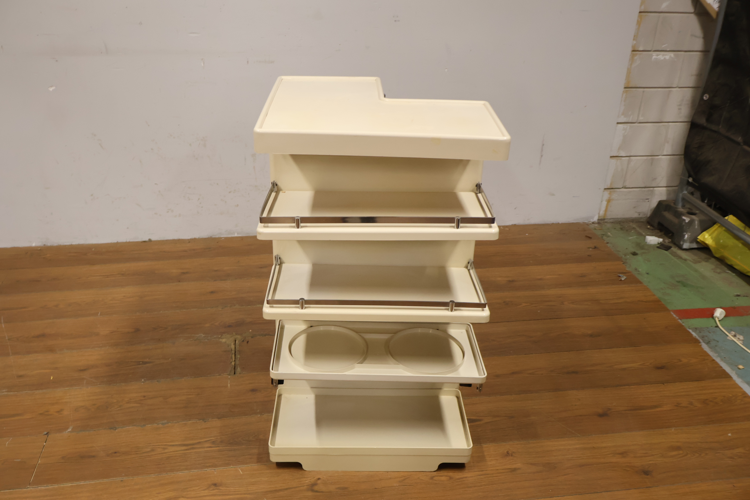 Vintage iGuzzini opbergtrolley – foto 10 – kavel bij GSD Auctions, Zoeterwoude