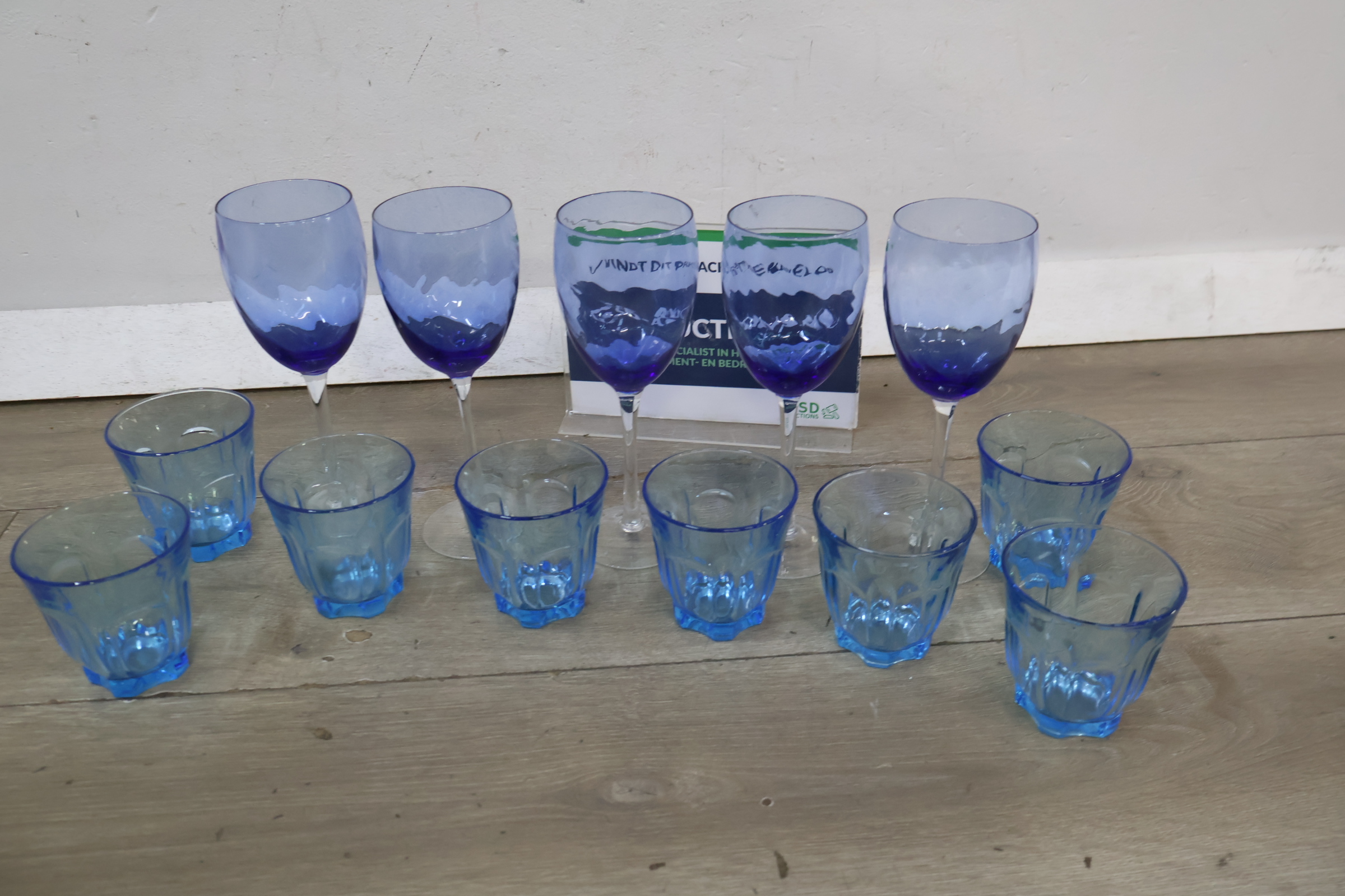 Set blauw glaswerk – foto 2 – kavel bij GSD Auctions, Zoeterwoude