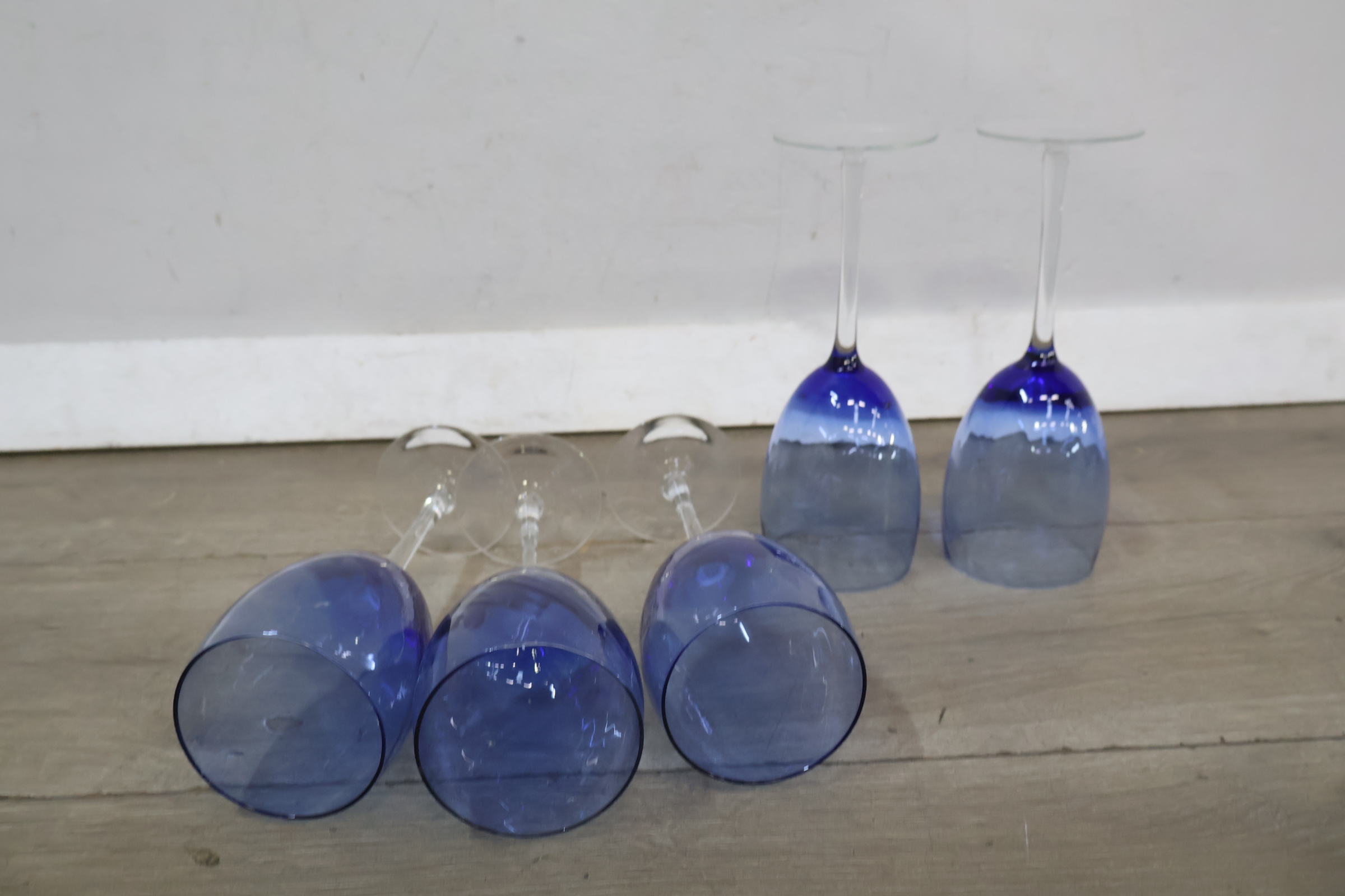 Set blauw glaswerk – foto 8 – kavel bij GSD Auctions, Zoeterwoude
