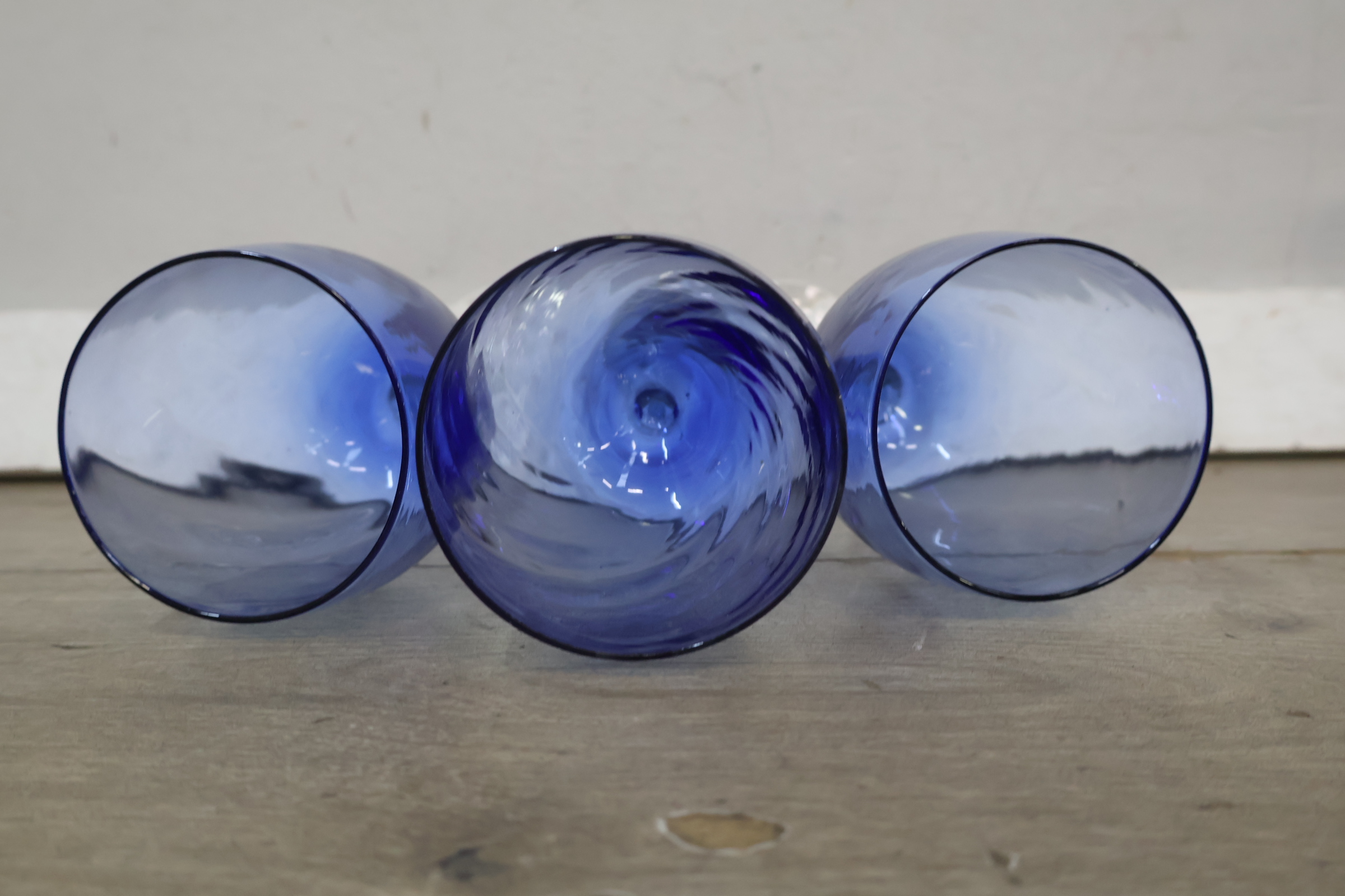 Set blauw glaswerk – foto 10 – kavel bij GSD Auctions, Zoeterwoude