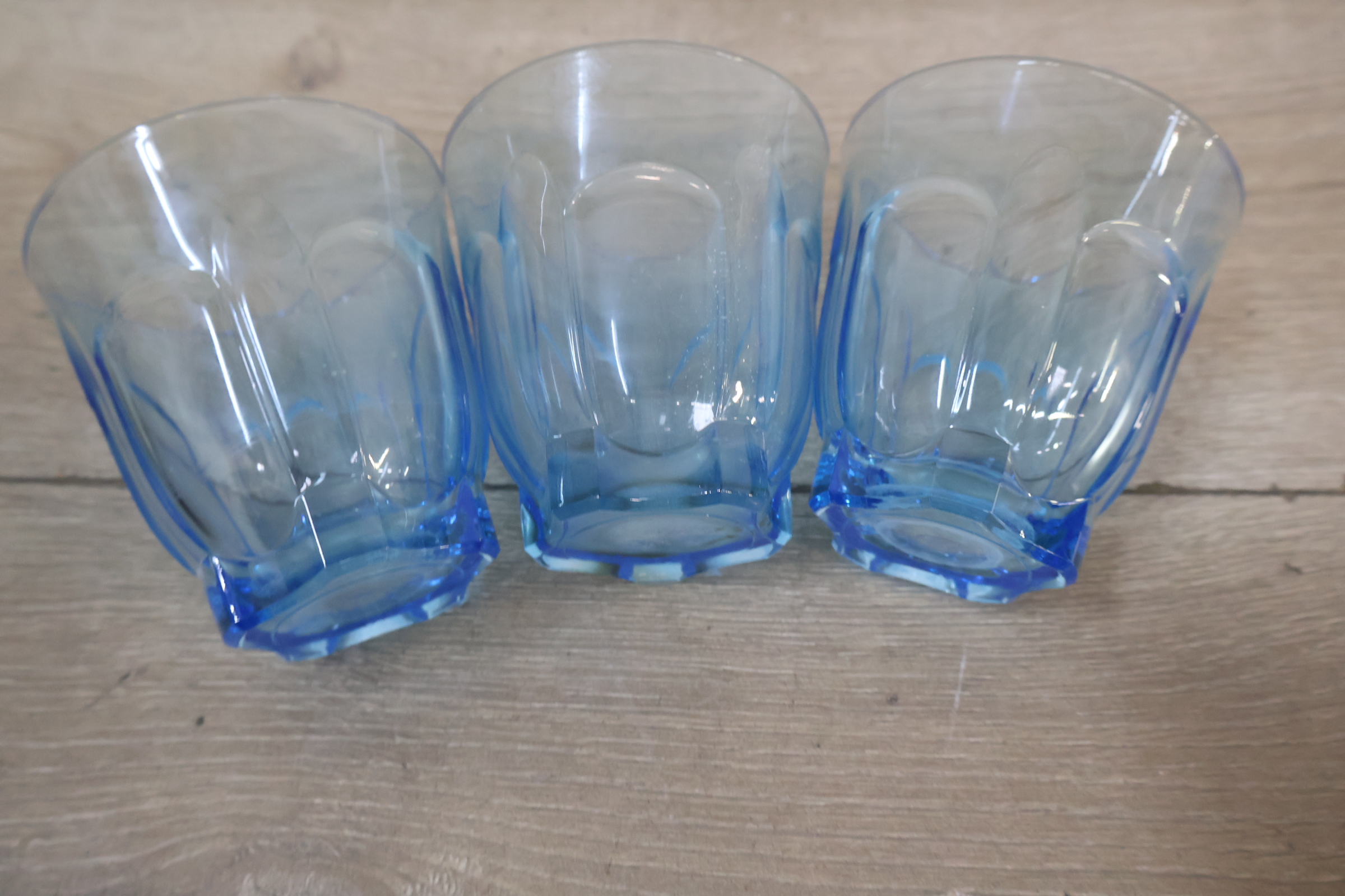 Set blauw glaswerk – foto 14 – kavel bij GSD Auctions, Zoeterwoude