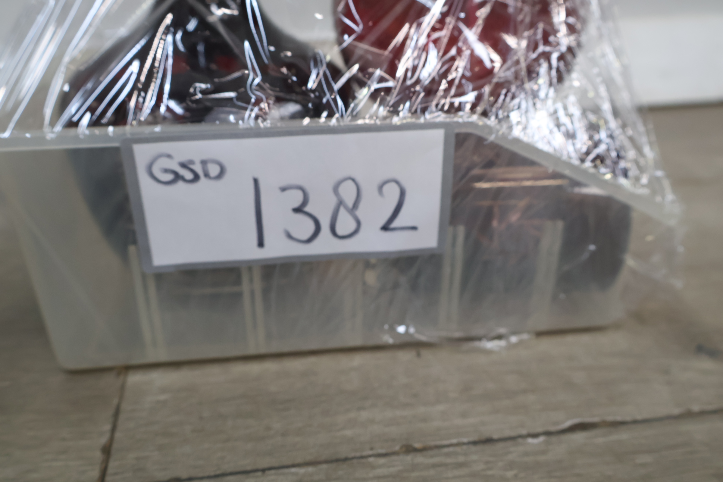 Set van rood kristallen glaswerk met gravures – foto 16 – kavel bij GSD Auctions, Zoeterwoude