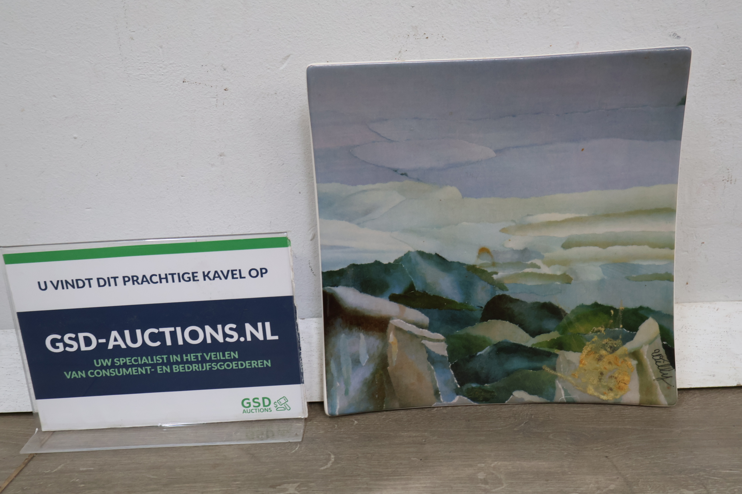 Decoratief bord met abstracte tekeningen – foto 2 – kavel bij GSD Auctions, Zoeterwoude