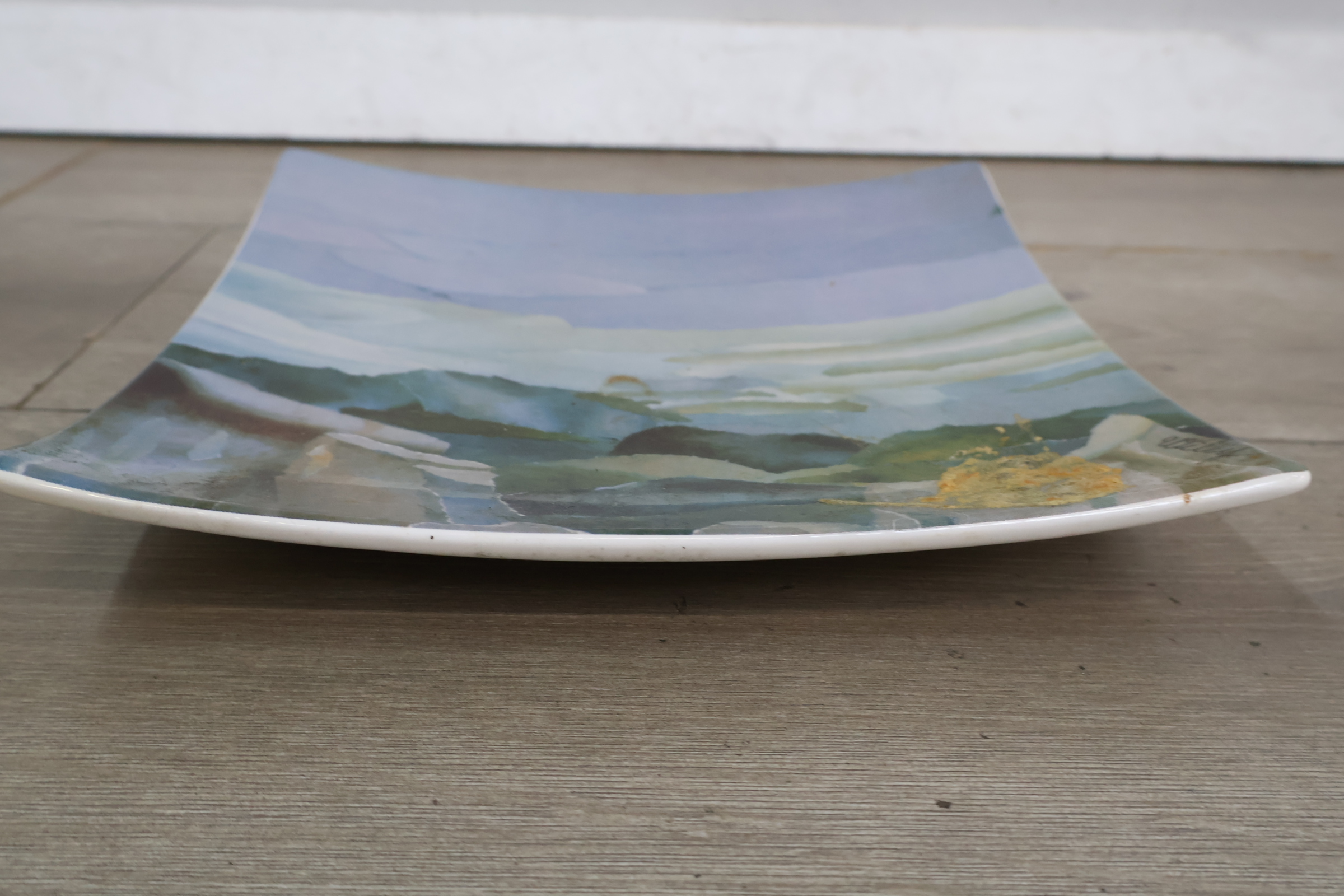 Decoratief bord met abstracte tekeningen – foto 4 – kavel bij GSD Auctions, Zoeterwoude