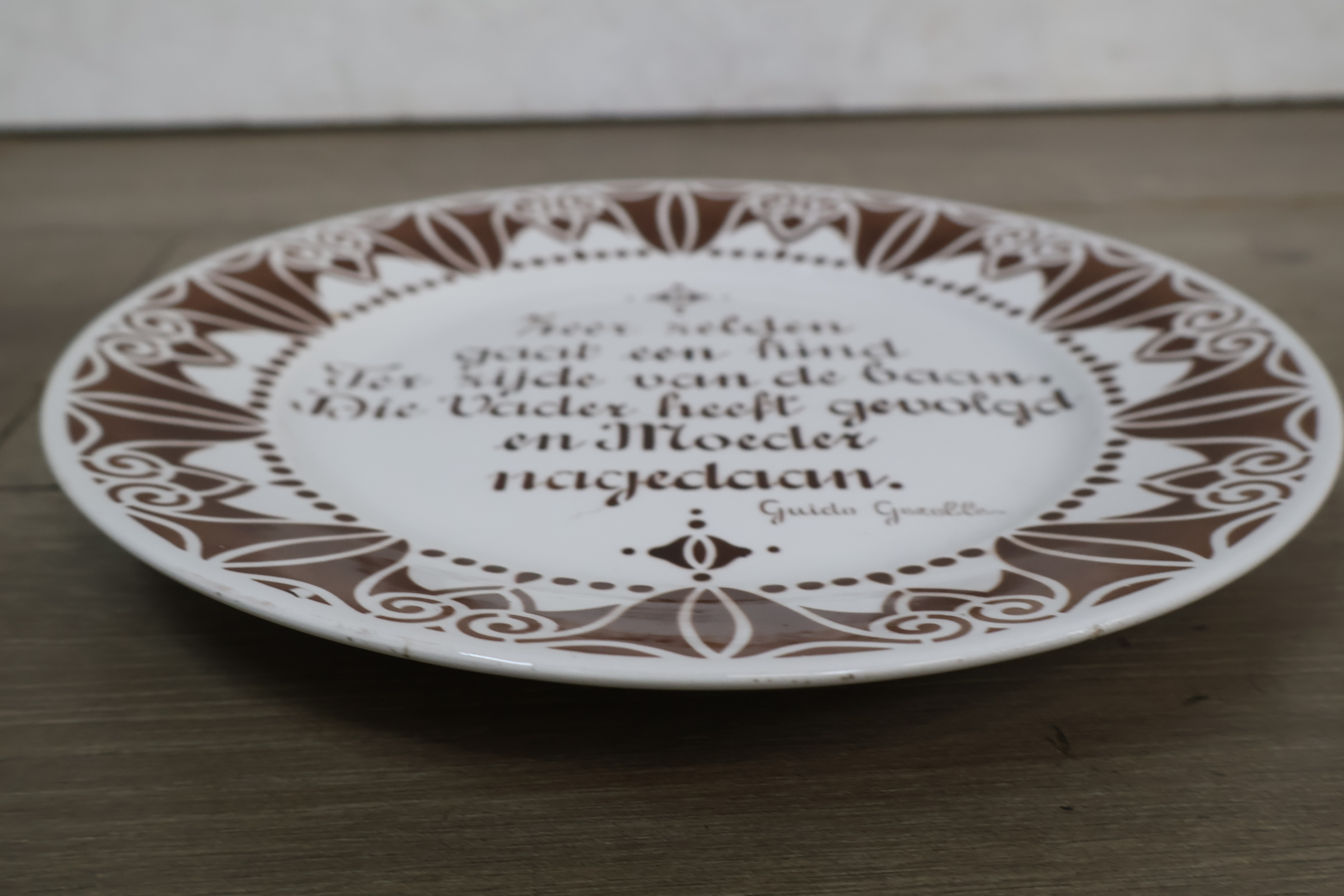 Decoratief bord met spreuk Guido Gezelles – foto 8 – kavel bij GSD Auctions, Zoeterwoude