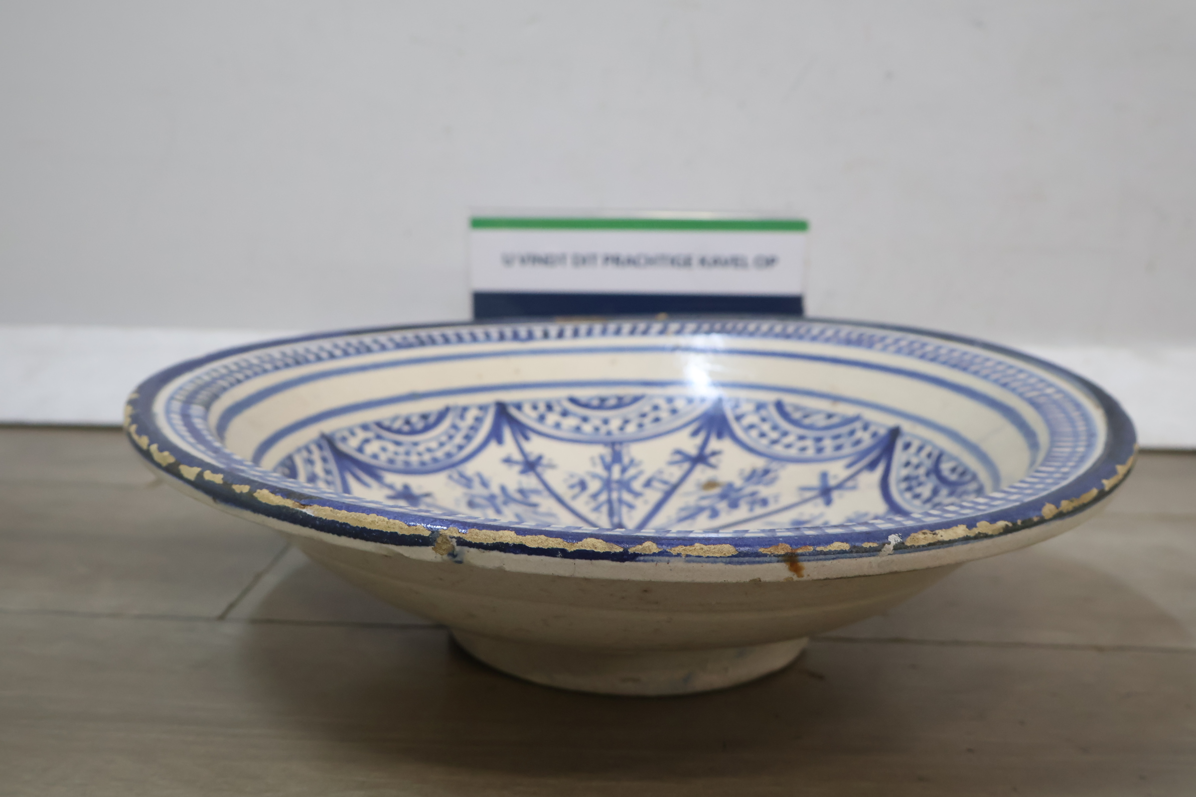 Decoratieve blauw-witte keramische schaal – foto 2 – kavel bij GSD Auctions, Zoeterwoude