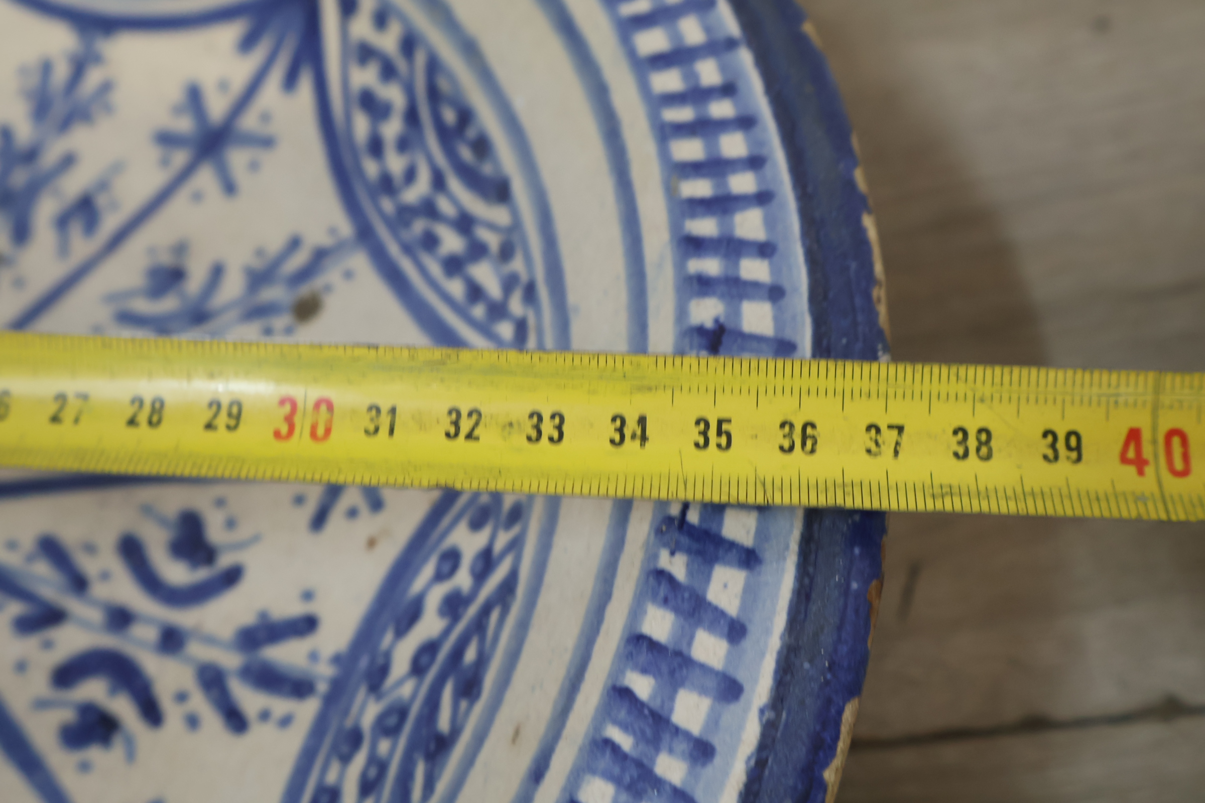 Decoratieve blauw-witte keramische schaal – foto 17 – kavel bij GSD Auctions, Zoeterwoude