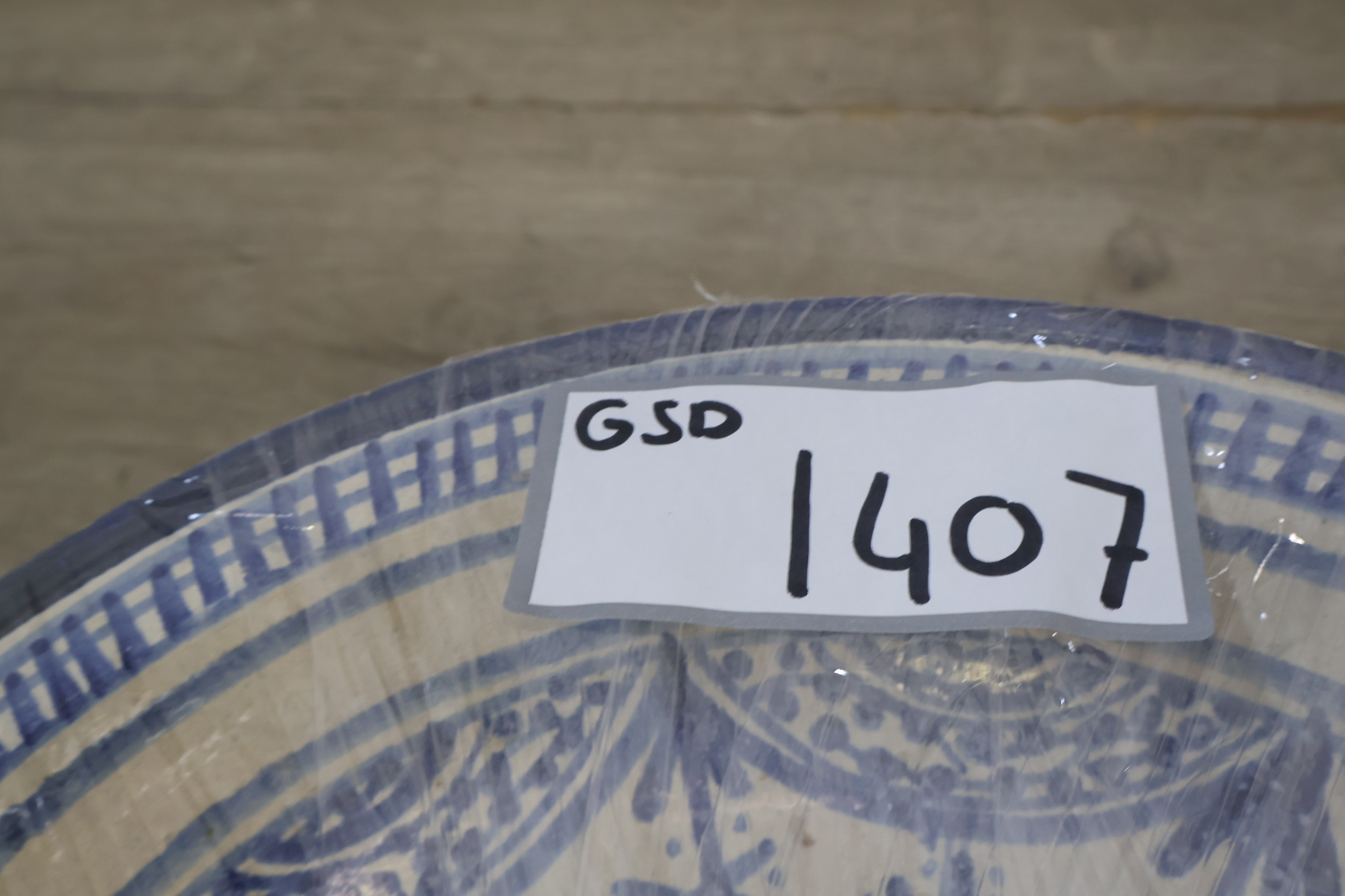 Decoratieve blauw-witte keramische schaal – foto 19 – kavel bij GSD Auctions, Zoeterwoude