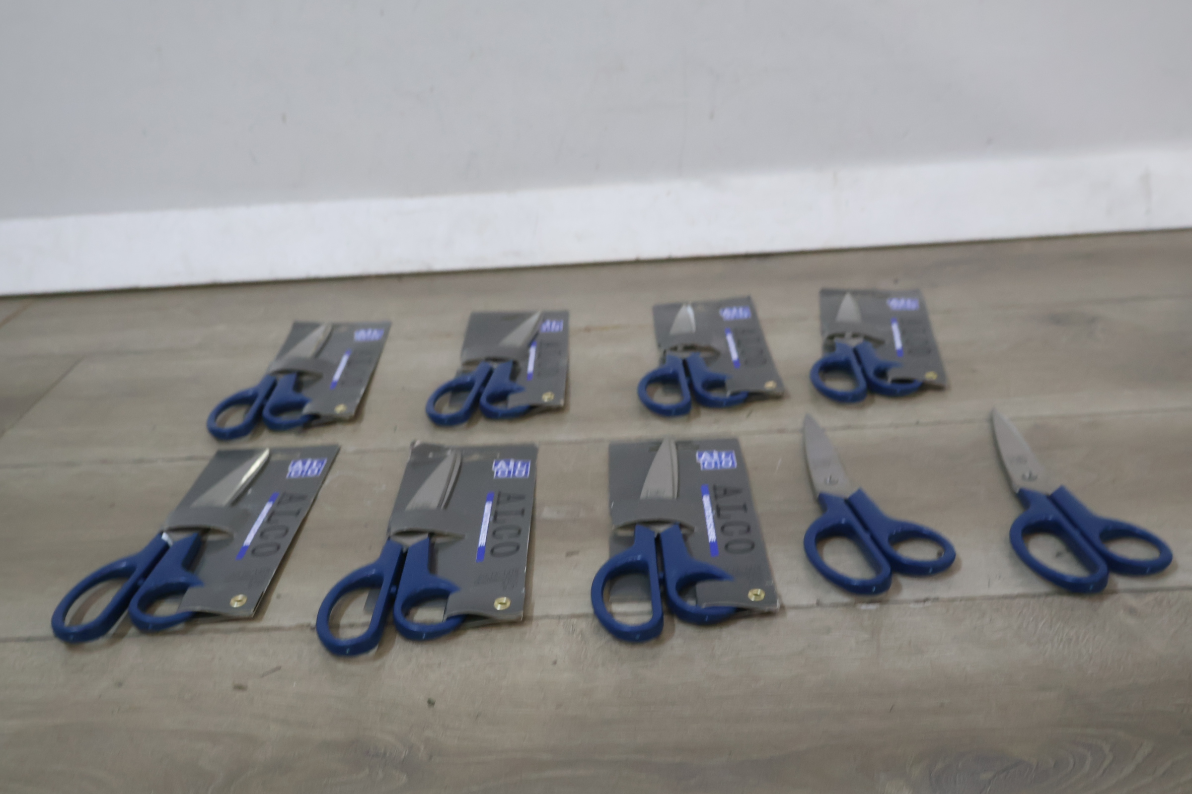 9x Alco huishoudscharen blauw 21 cm – foto 4 – kavel bij GSD Auctions, Zoeterwoude