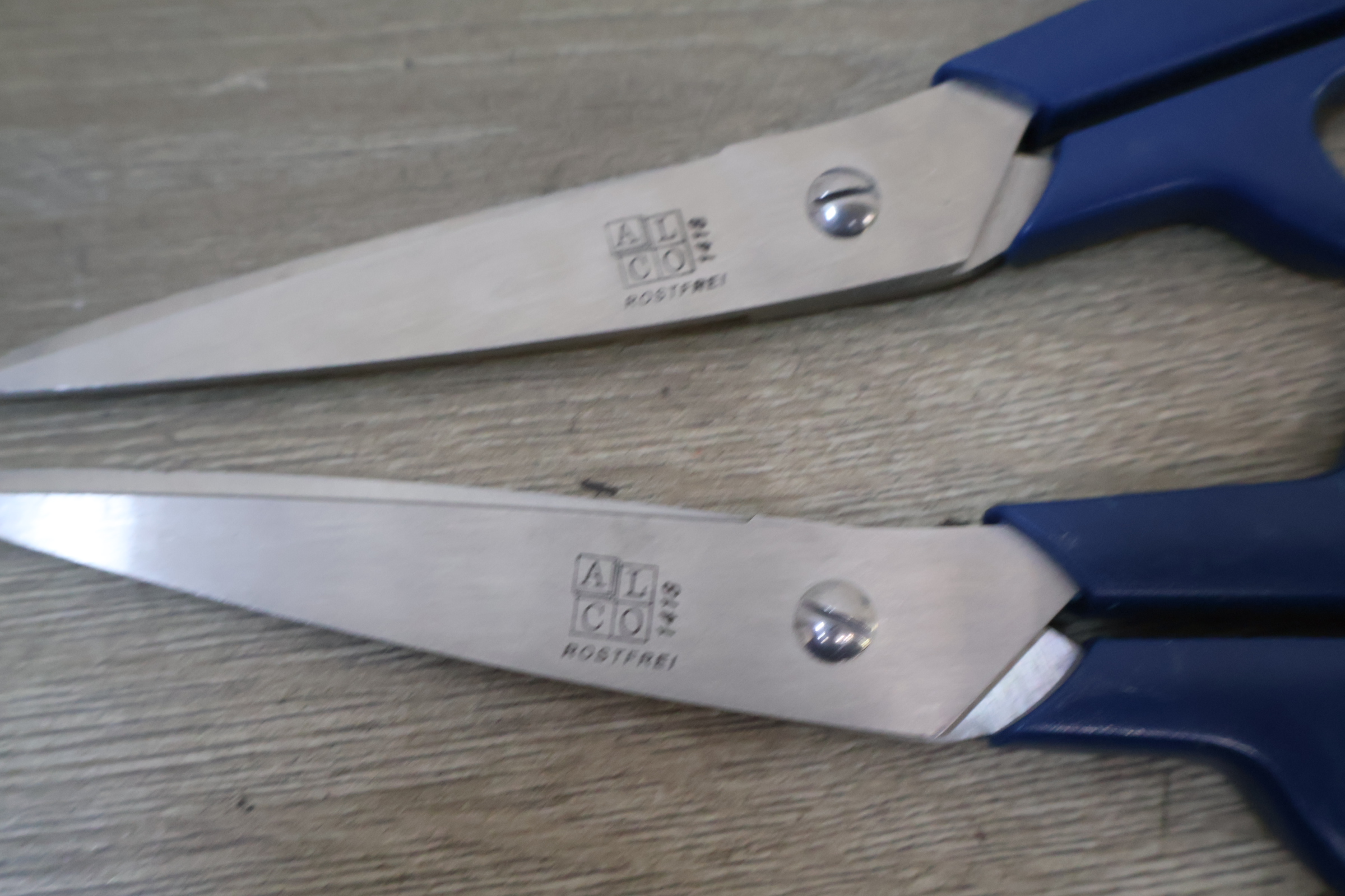 9x Alco huishoudscharen blauw 21 cm – foto 7 – kavel bij GSD Auctions, Zoeterwoude