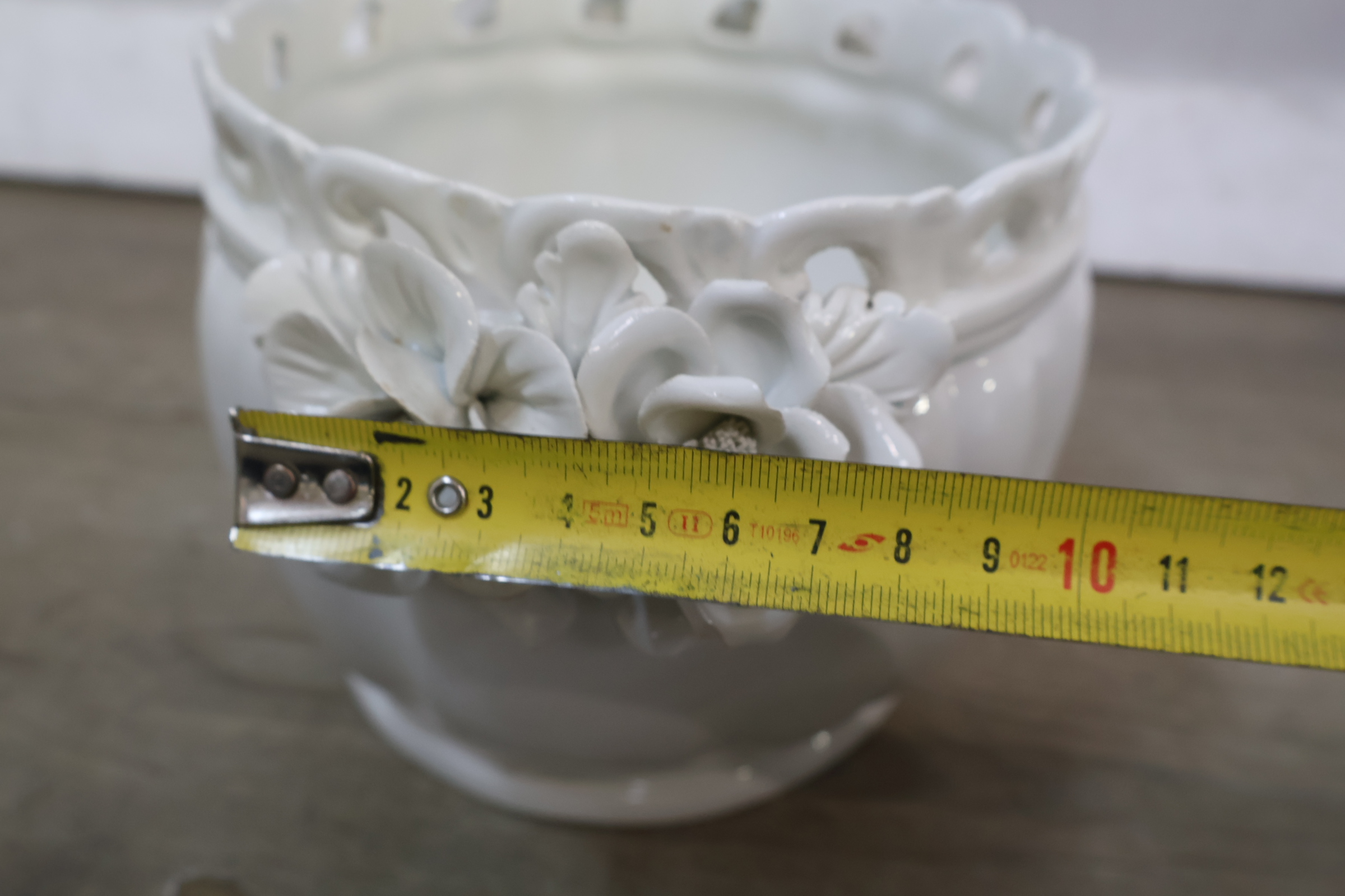 Set van 4 keramische bloempotten met bloemmotief – foto 21 – kavel bij GSD Auctions, Zoeterwoude